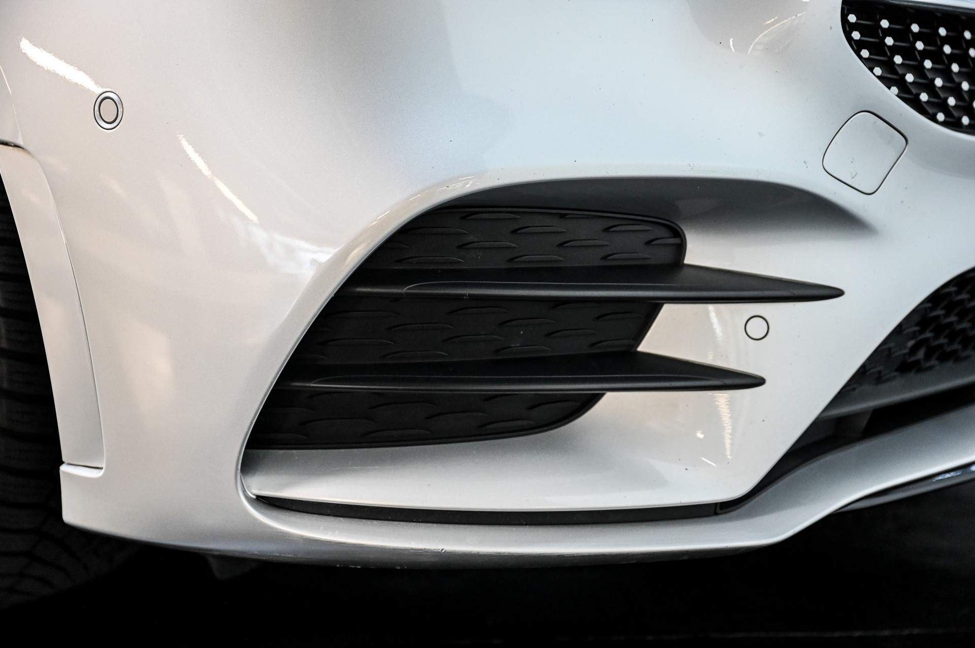 MERCEDES-BENZ B 180 AMG Line-image-16