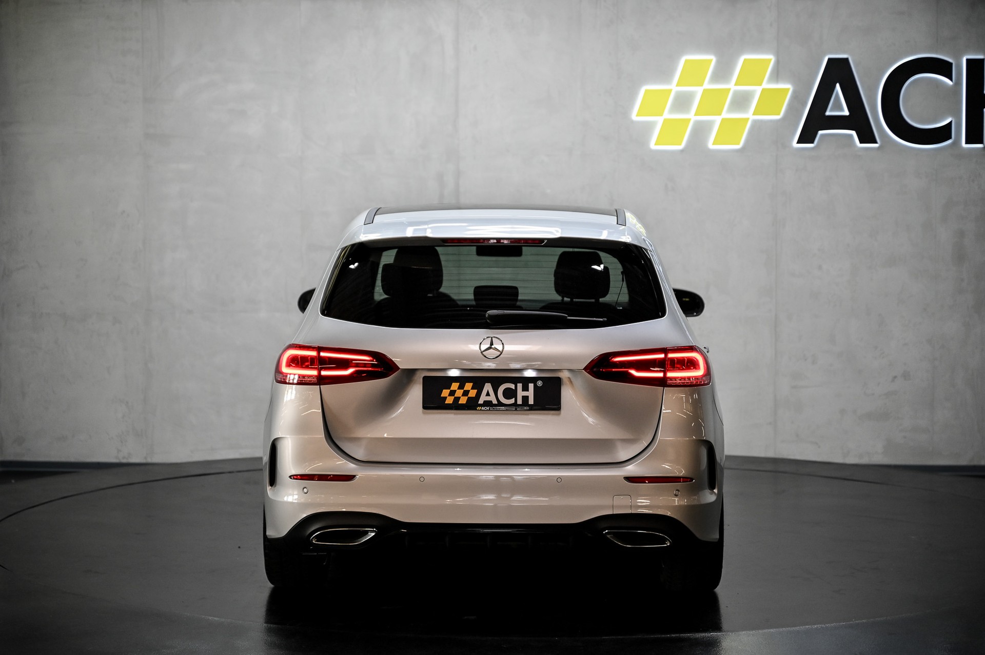 MERCEDES-BENZ B 180 AMG Line-image-7
