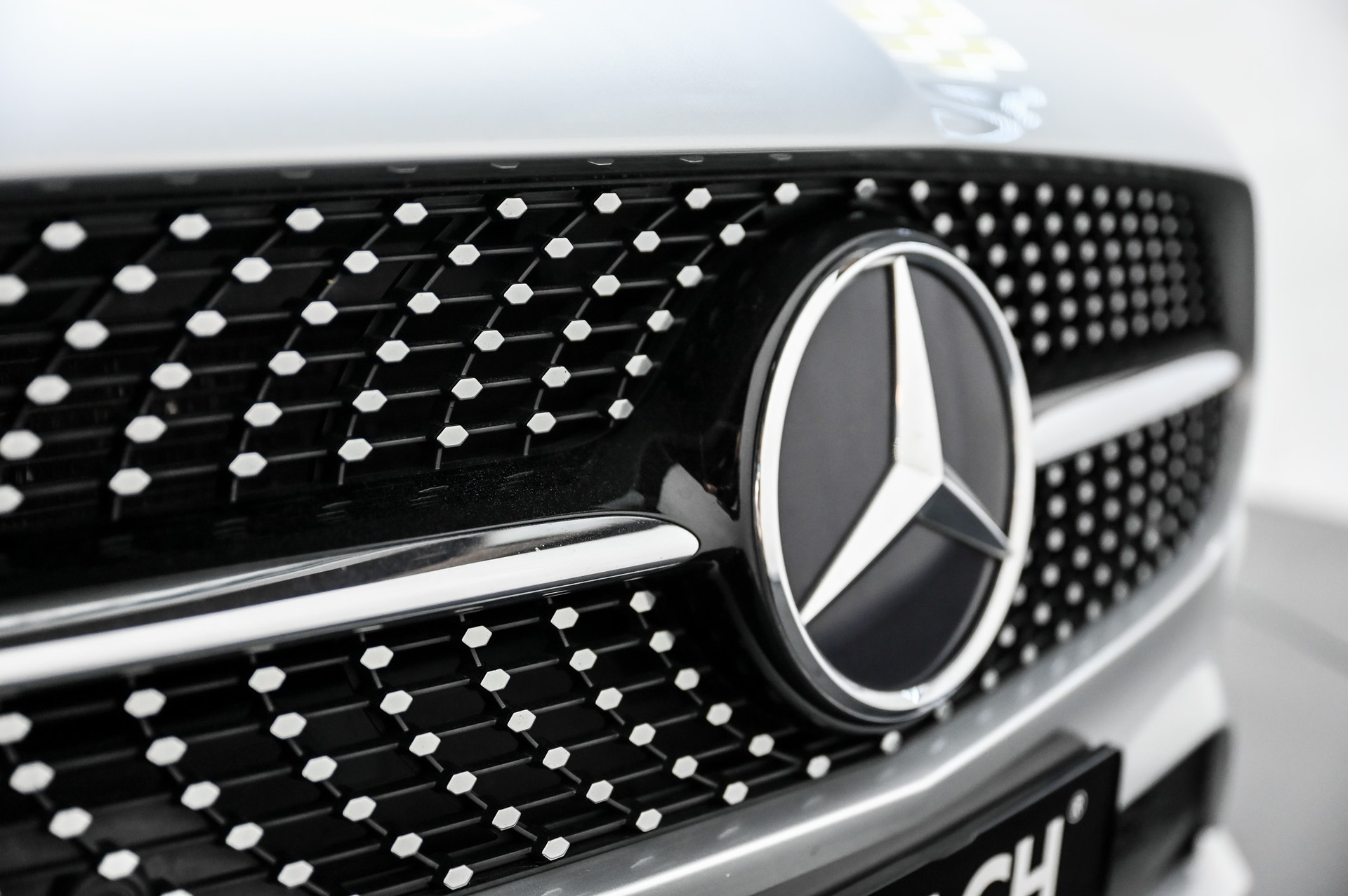 MERCEDES-BENZ B 180 AMG Line-image-15