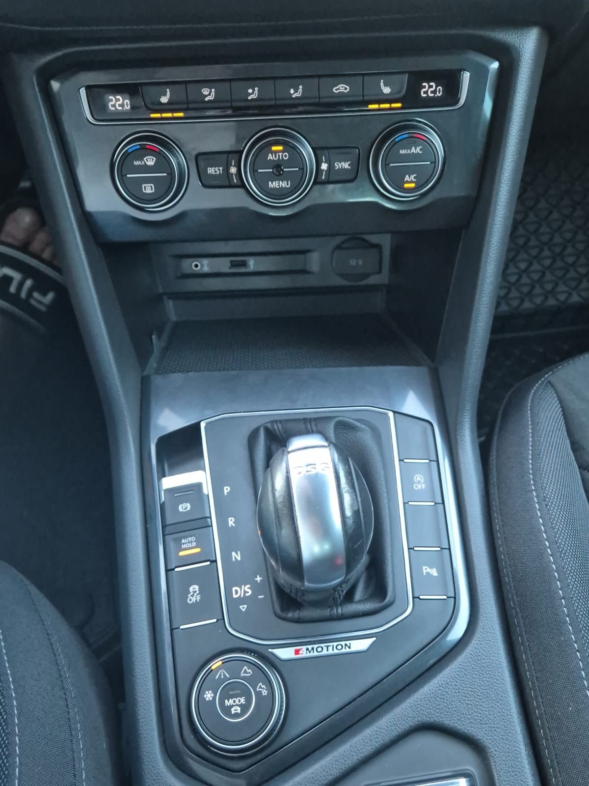 VW Tiguan 2.0 TDI SCR Highline 4Motion DSG-image-11