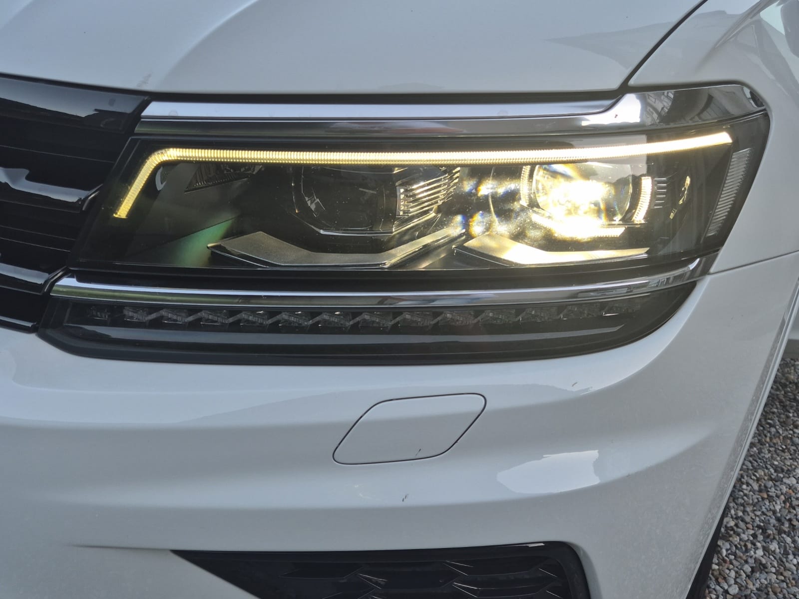 VW Tiguan 2.0 TDI SCR Highline 4Motion DSG-image-1
