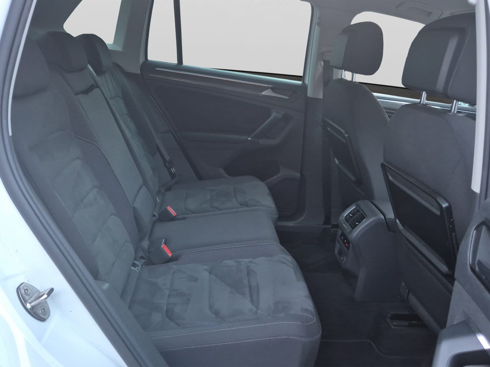 VW Tiguan 2.0 TDI SCR Highline 4Motion DSG-image-14