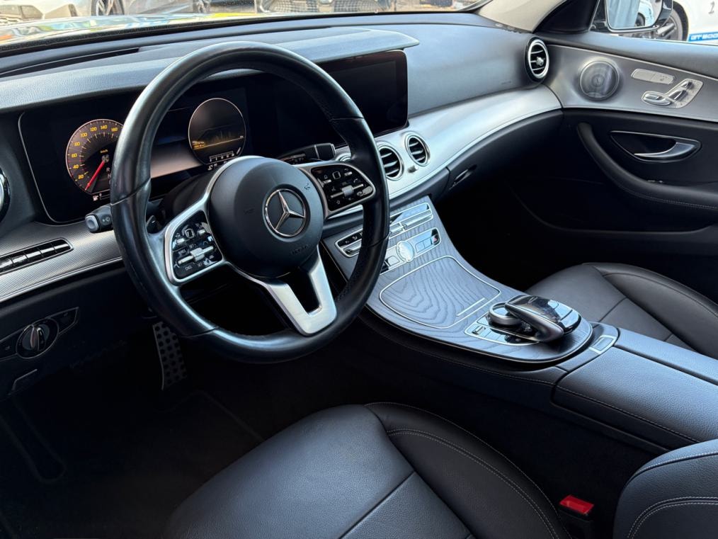 MERCEDES-BENZ E 200 Avantgarde 4Matic 9G-Tronic-image-3