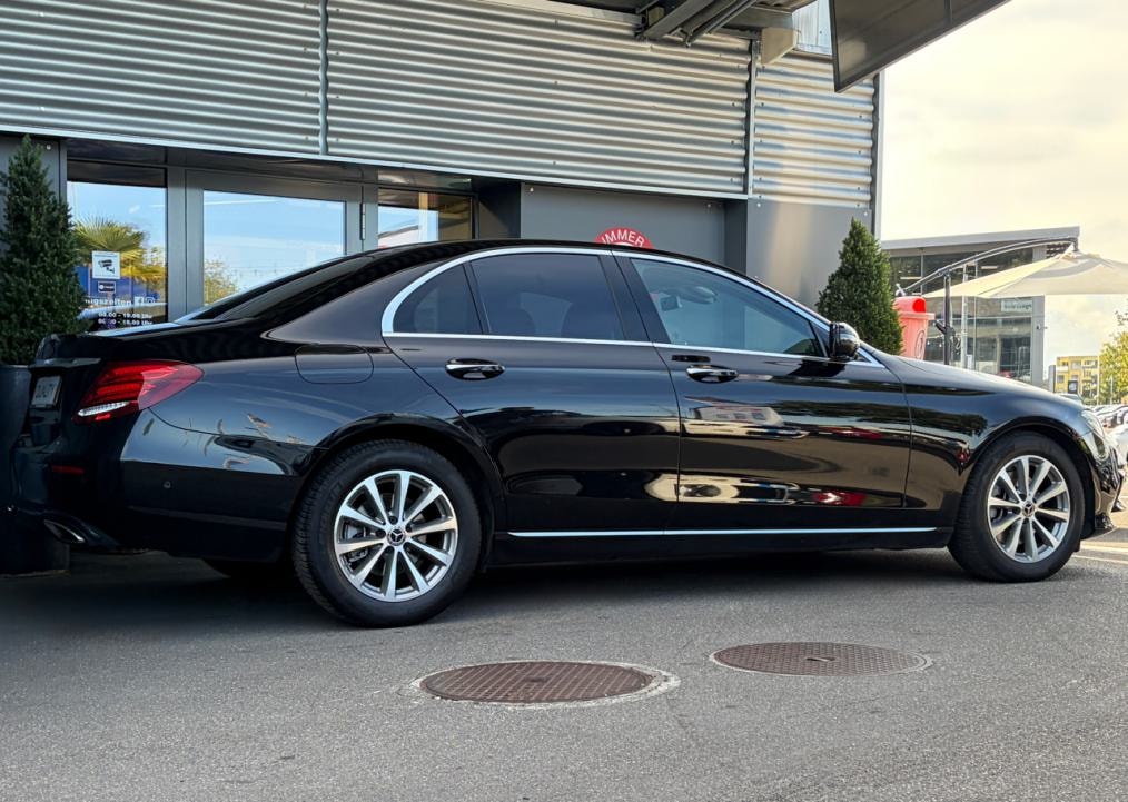 MERCEDES-BENZ E 200 Avantgarde 4Matic 9G-Tronic-image-2