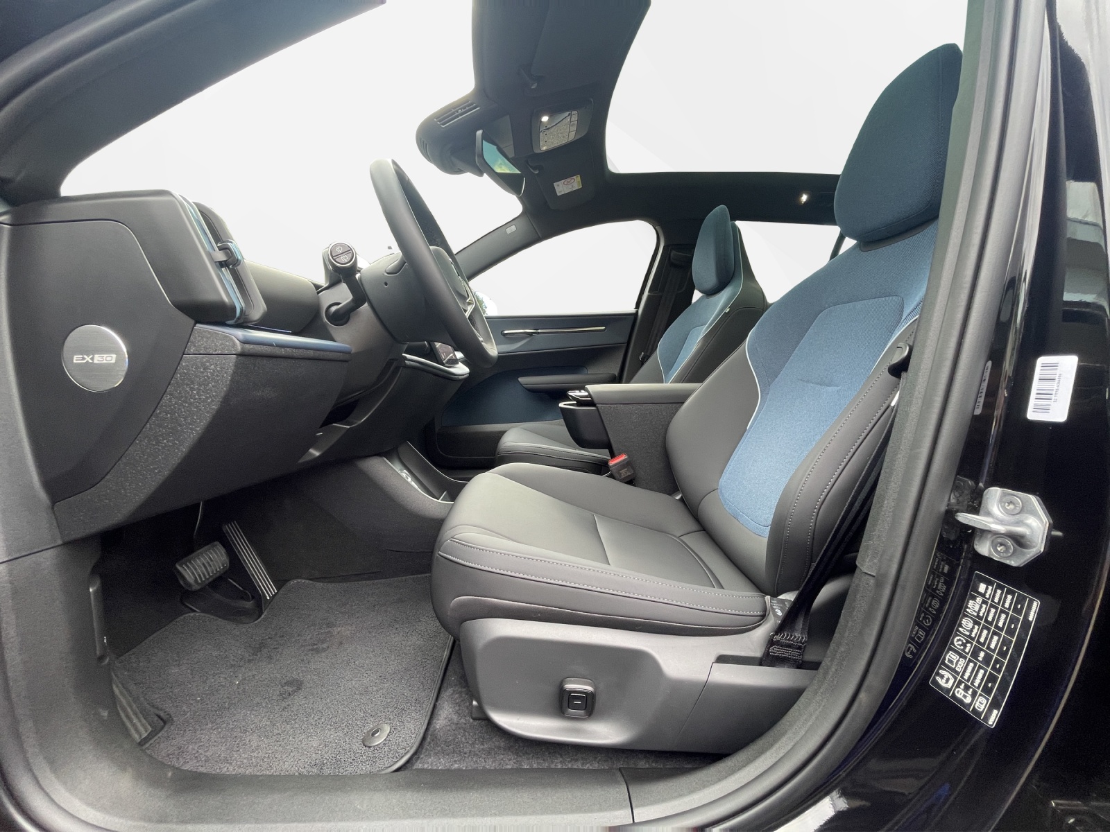VOLVO EX 30 E60 Twin Ultra Performance AWD-image-9