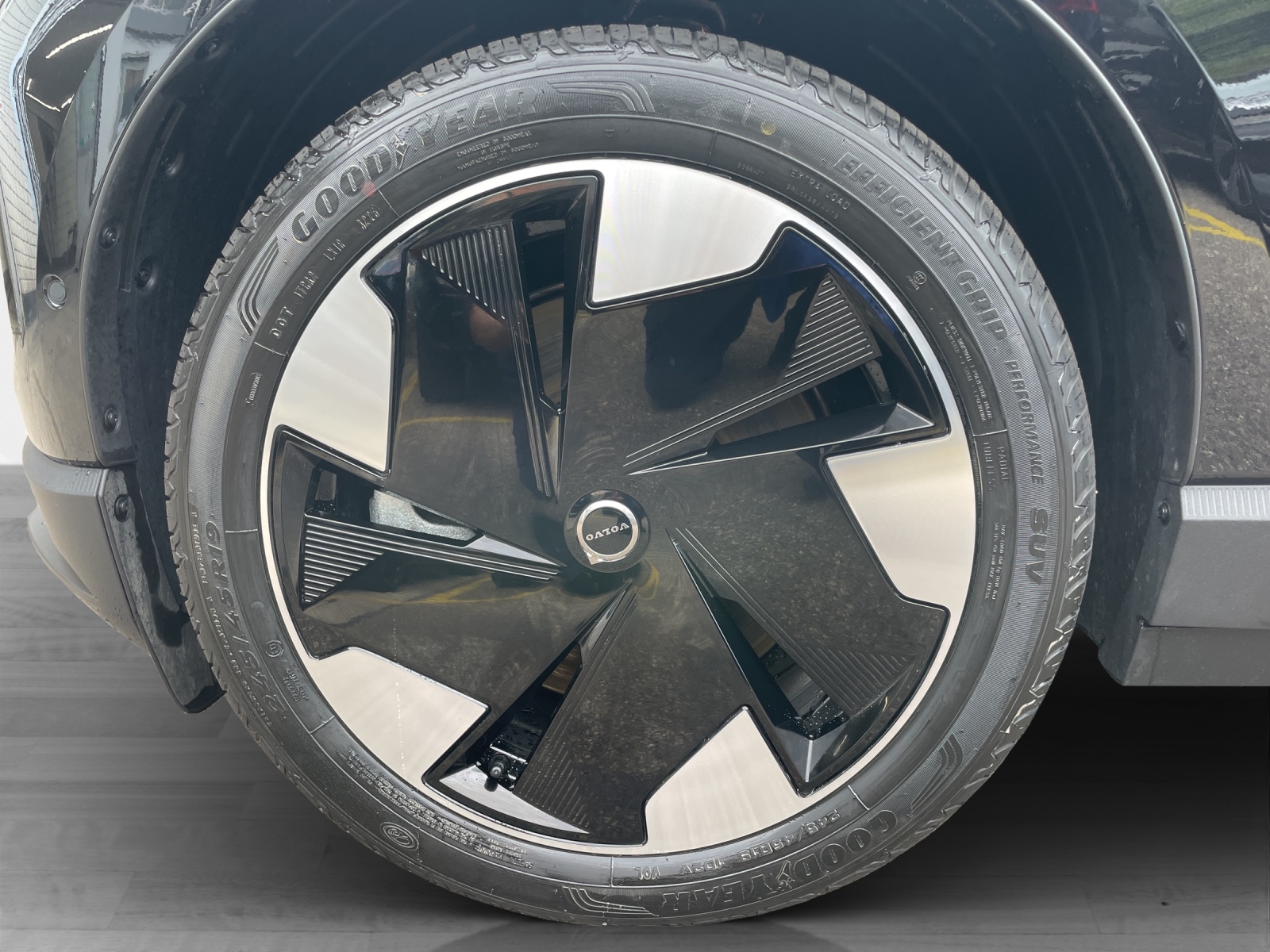 VOLVO EX 30 E60 Twin Ultra Performance AWD-image-8