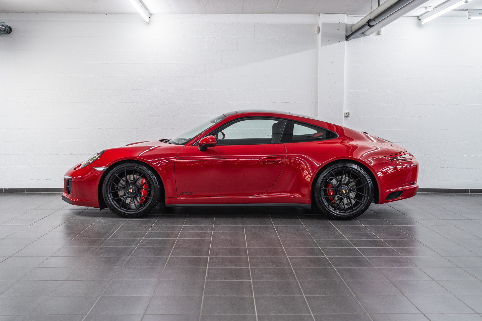 PORSCHE 911 Carrera 4 GTS PDK-showroom-element-3