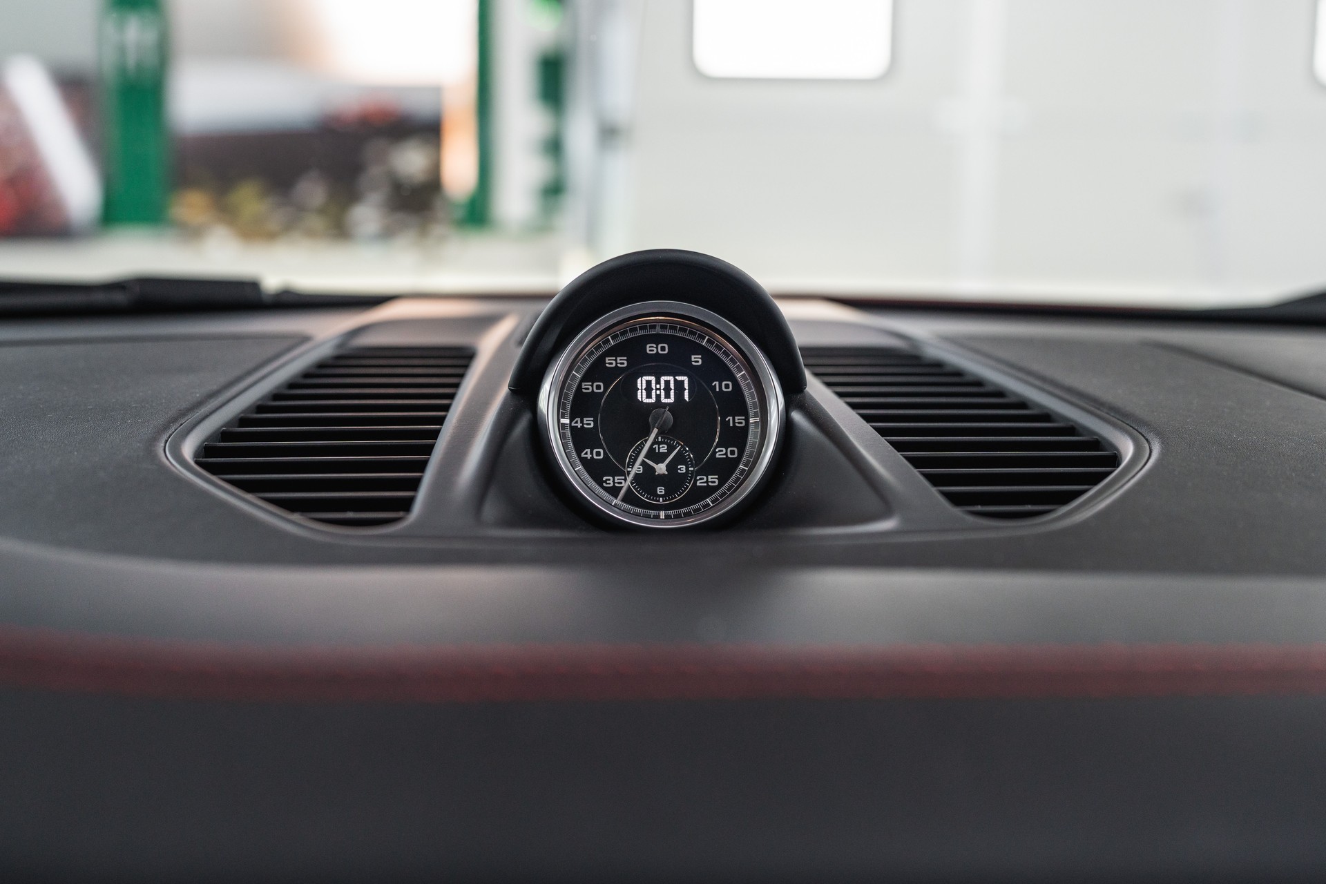 PORSCHE 911 Carrera 4 GTS PDK-image-18