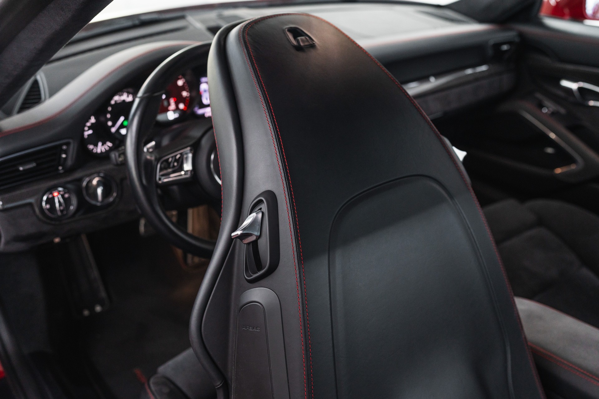 PORSCHE 911 Carrera 4 GTS PDK-image-13