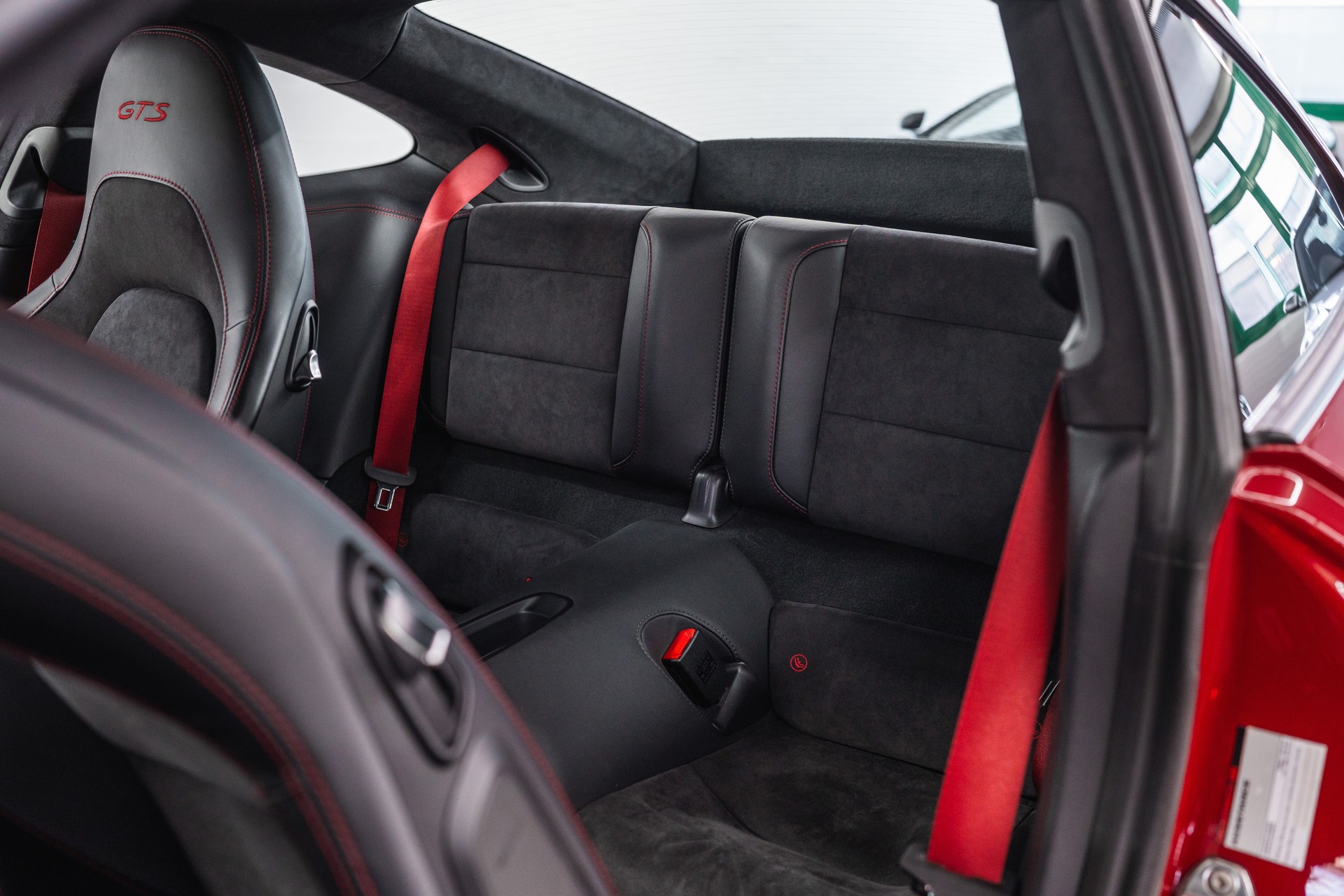 PORSCHE 911 Carrera 4 GTS PDK-image-12