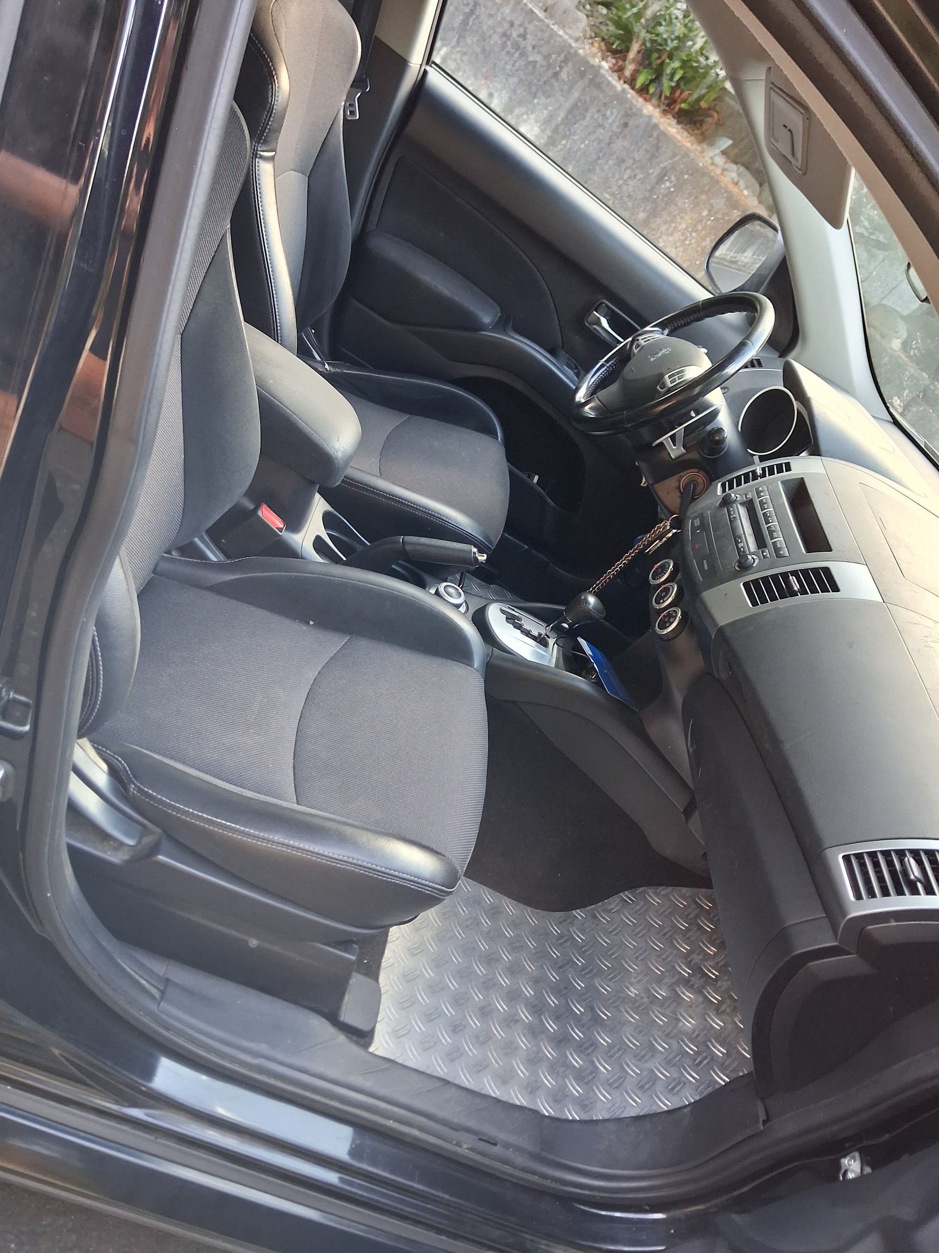 PEUGEOT 2.4 16V Dynamic-image-2