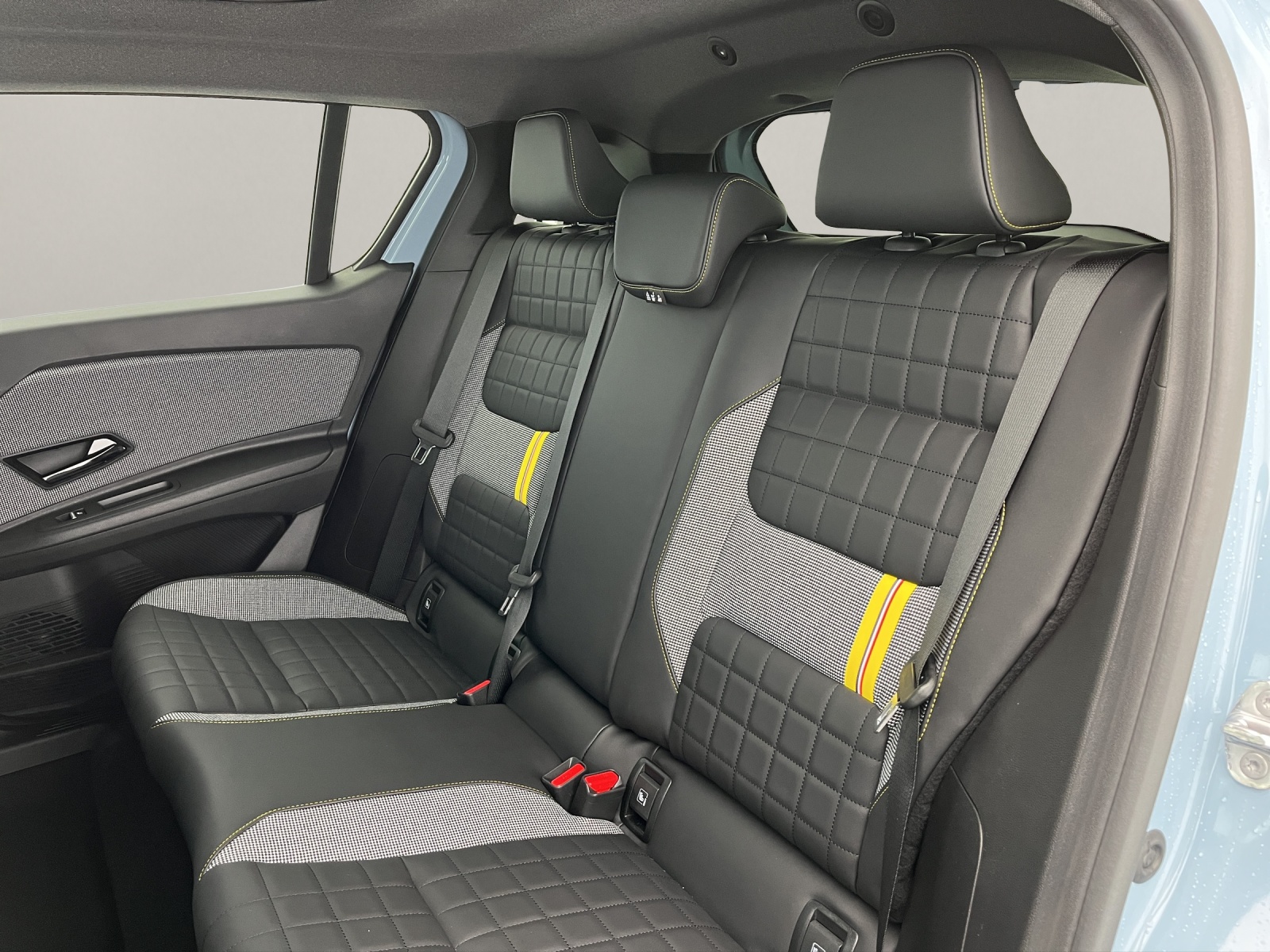 RENAULT R4 E-Tech Comfort Range plein sud iconic-image-16