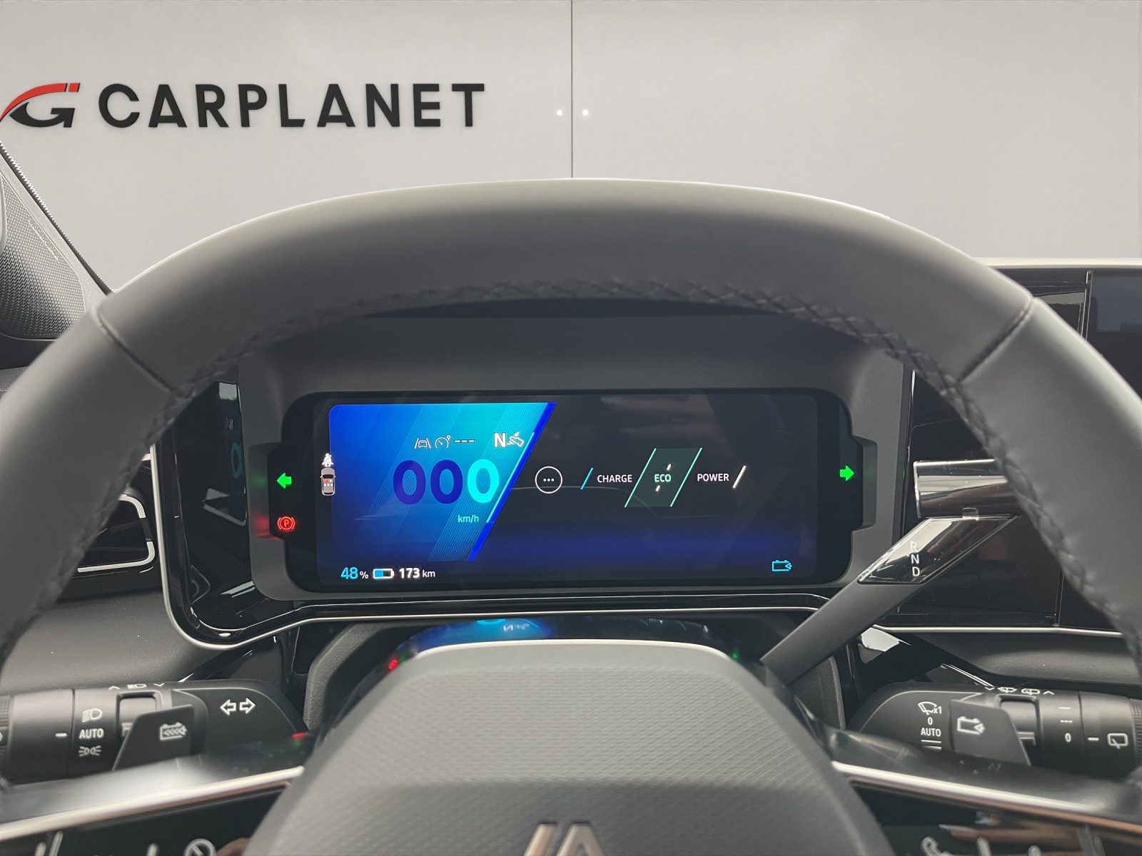 RENAULT R4 E-Tech Comfort Range plein sud iconic-image-10