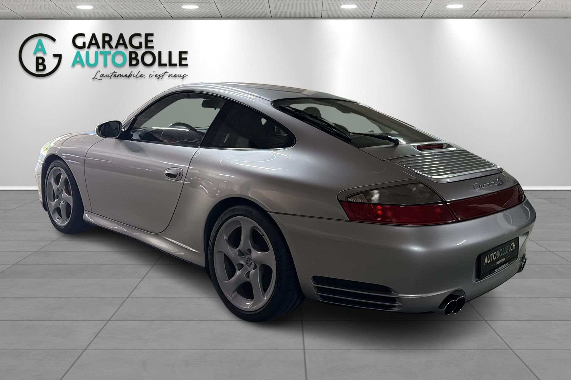 PORSCHE 911 Carrera 4 S-image-4