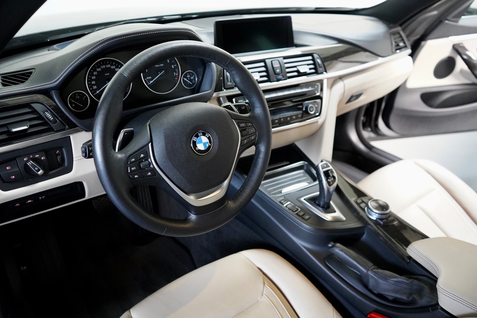 BMW 428i Gran Coupé xDrive Luxury Line Steptronic-image-8
