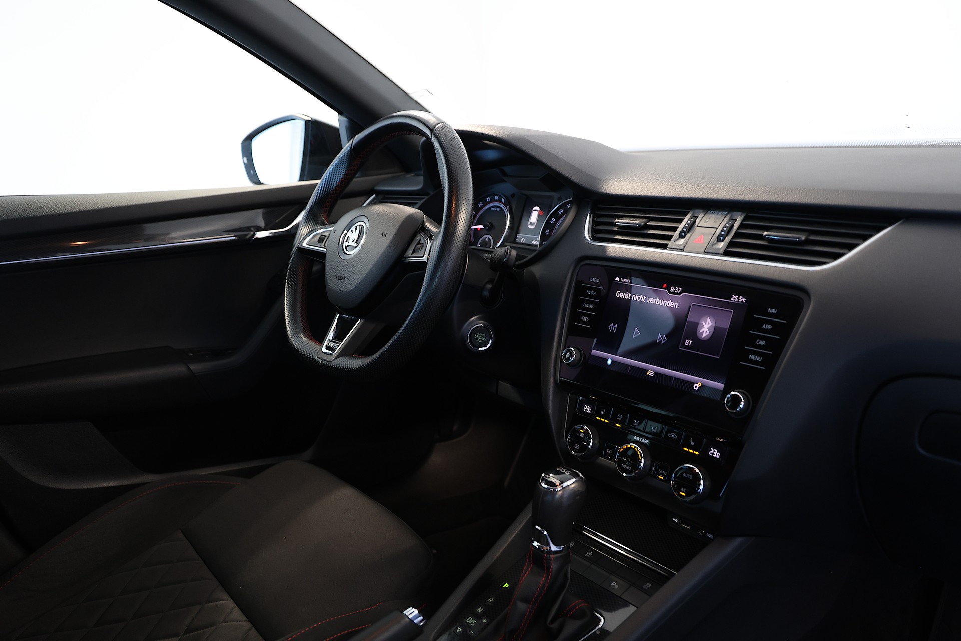 SKODA Octavia Combi 2.0 TDI 184 RS 4x4 DSG-image-12
