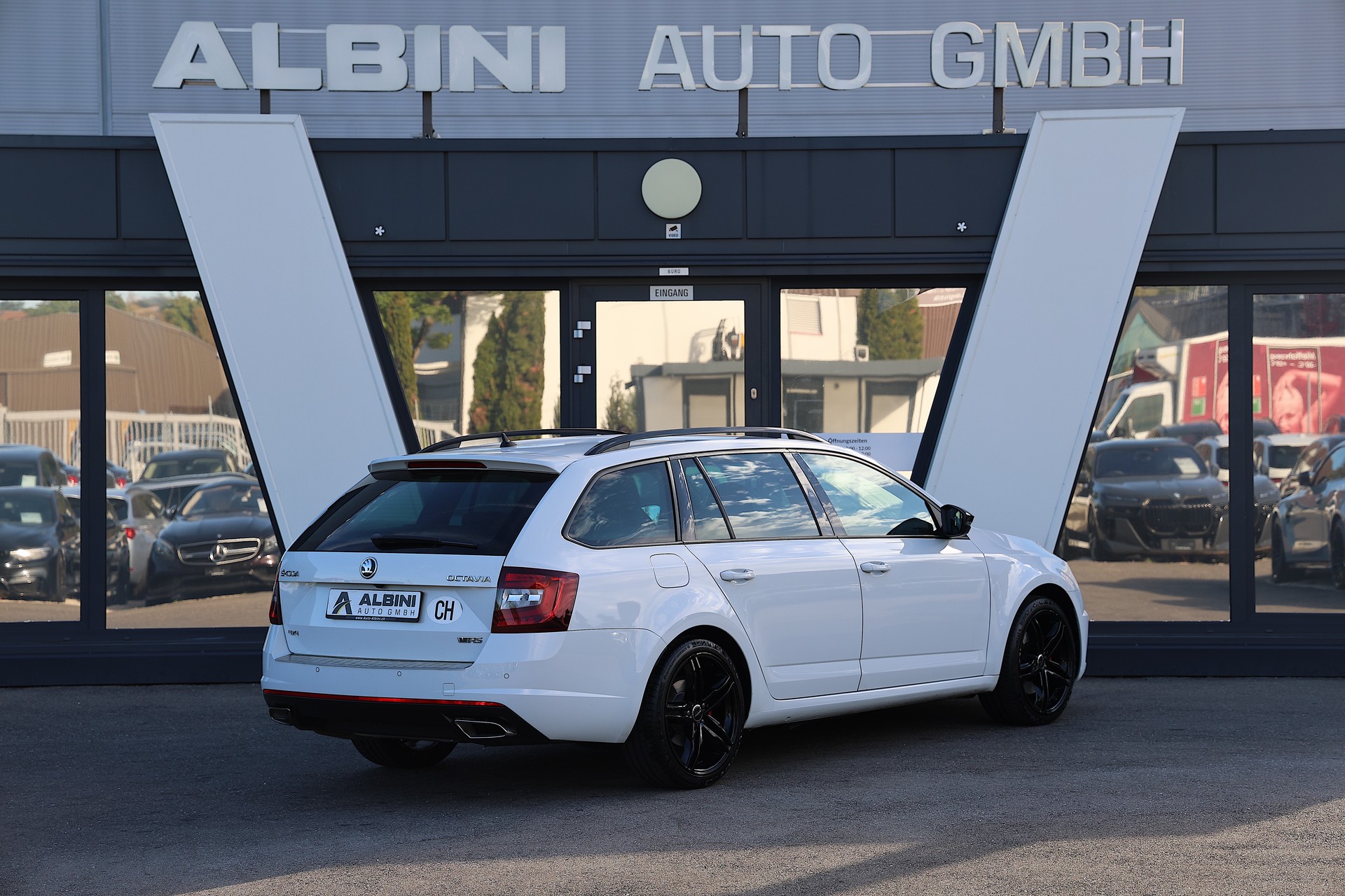 SKODA Octavia Combi 2.0 TDI 184 RS 4x4 DSG-image-2