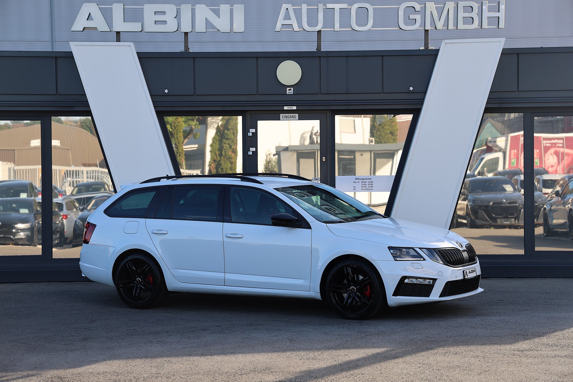 SKODA Octavia Combi 2.0 TDI 184 RS 4x4 DSG-image-1