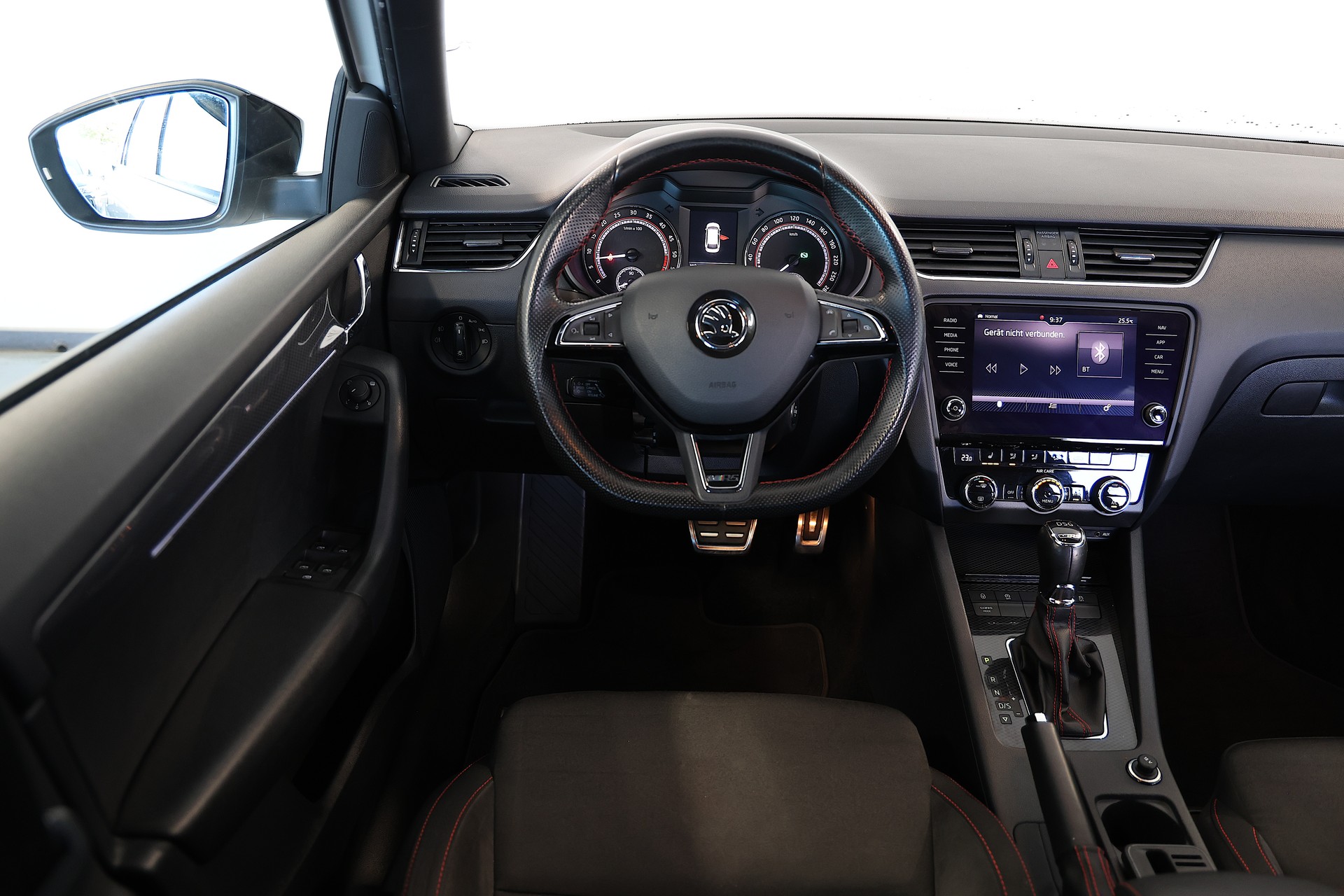 SKODA Octavia Combi 2.0 TDI 184 RS 4x4 DSG-image-9