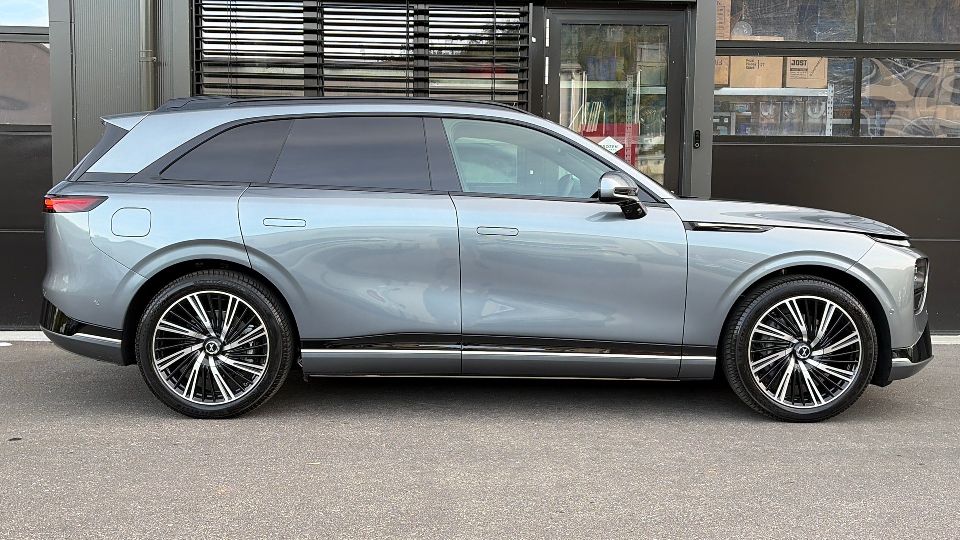 XPENG G9 93kWh Performance AWD-showroom-element-3