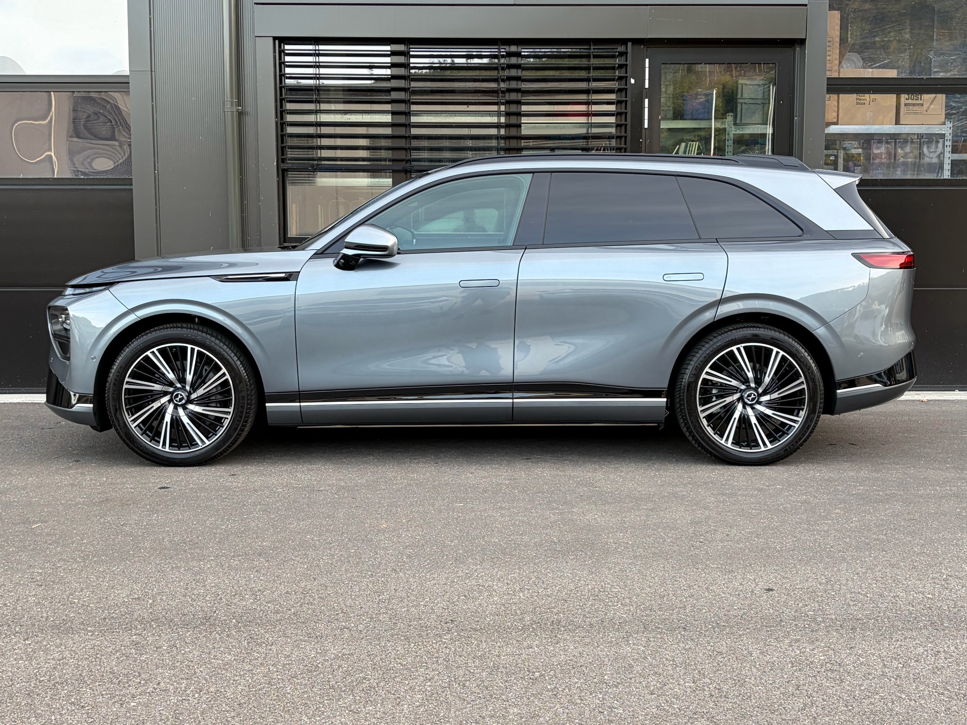 XPENG G9 93kWh Performance AWD-showroom-element-1