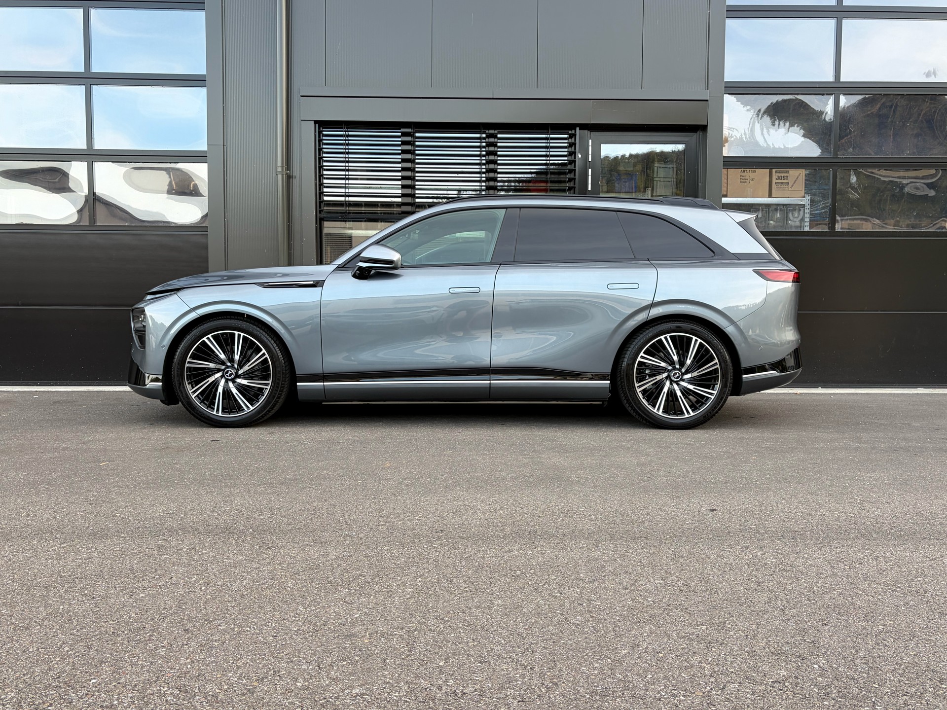 XPENG G9 93kWh Performance AWD-showroom-element-2