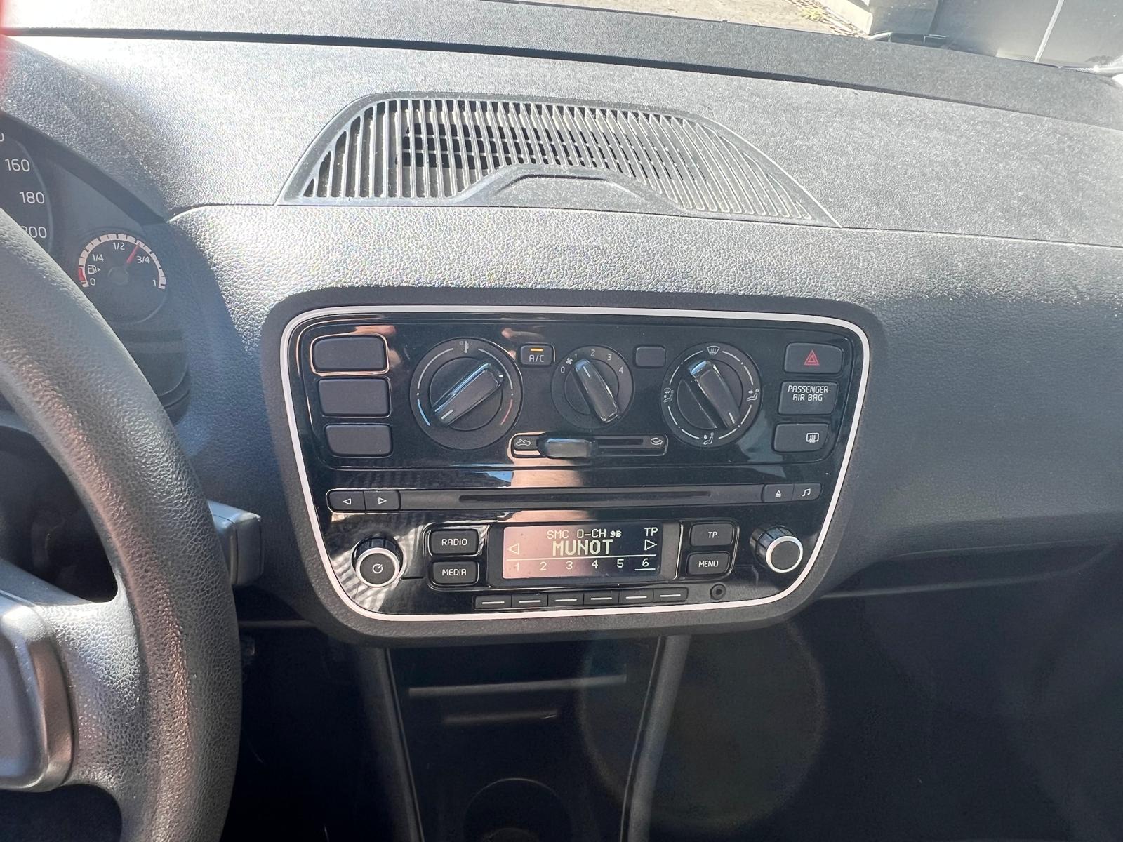 VW Up 1.0 MPI 60 Take-image-9