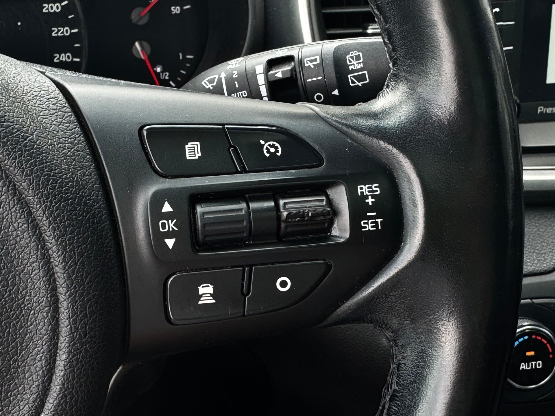 KIA Sorento 2.2 CRDI Style 7P. Automatic-image-19