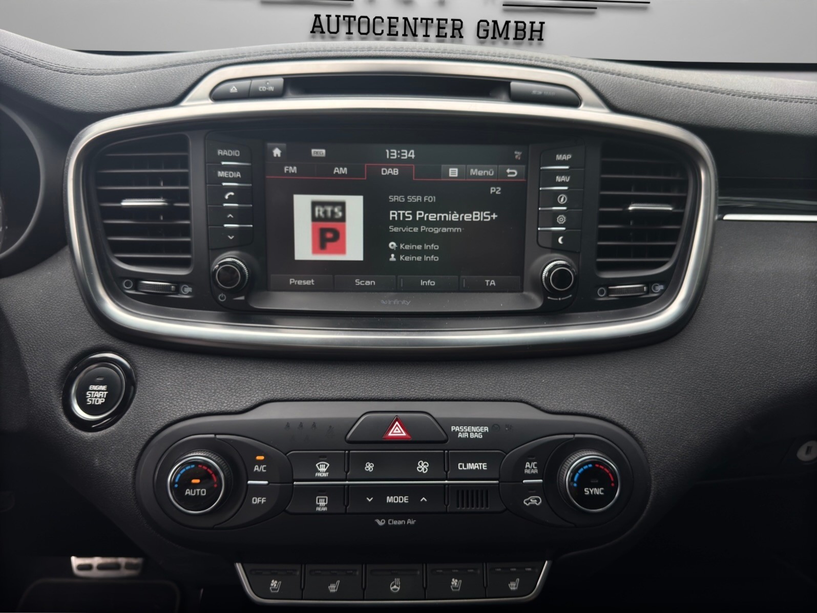 KIA Sorento 2.2 CRDI Style 7P. Automatic-image-16