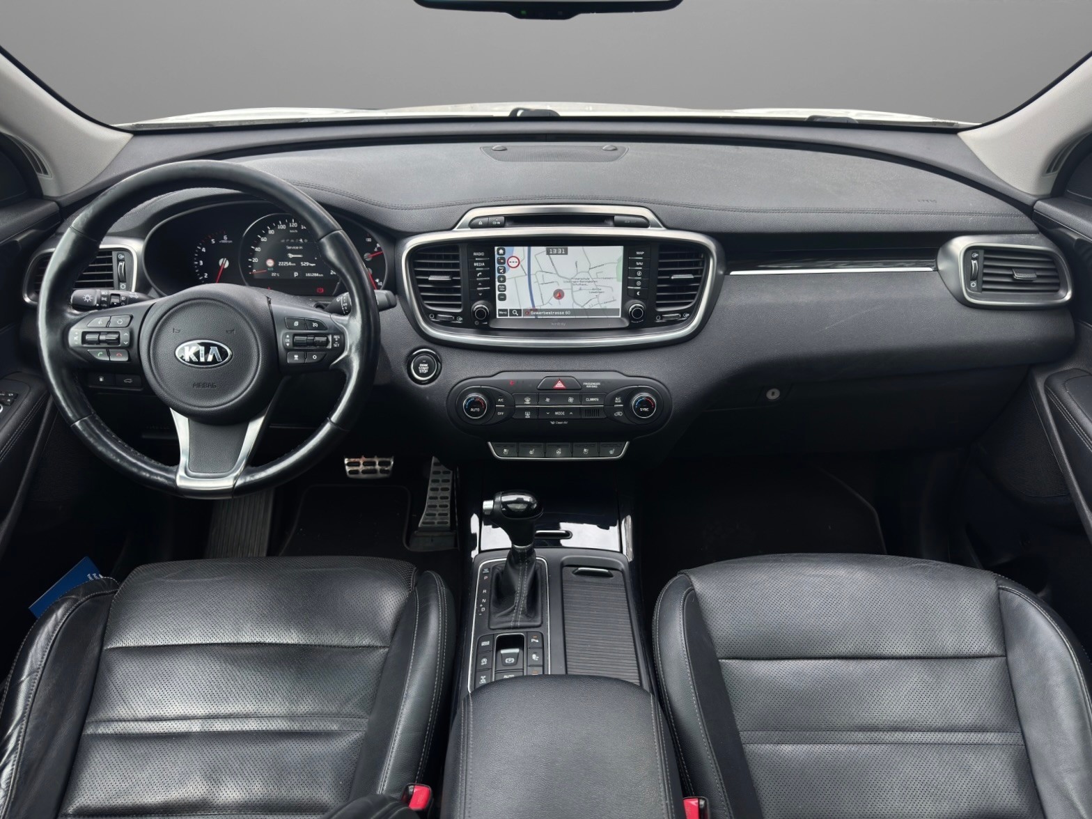 KIA Sorento 2.2 CRDI Style 7P. Automatic-image-8