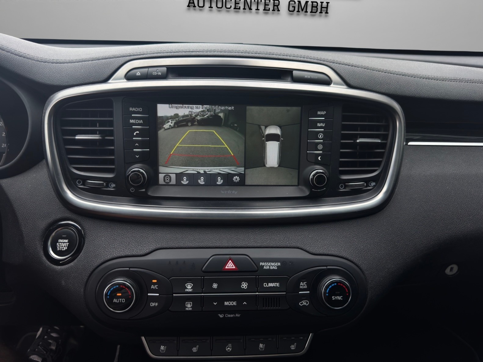 KIA Sorento 2.2 CRDI Style 7P. Automatic-image-17