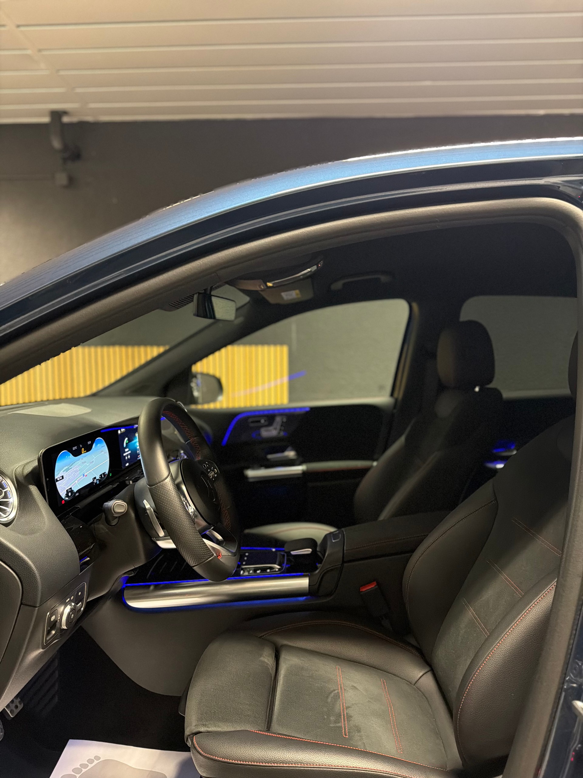 MERCEDES-BENZ B 200 AMG Line 7G-DCT-image-8