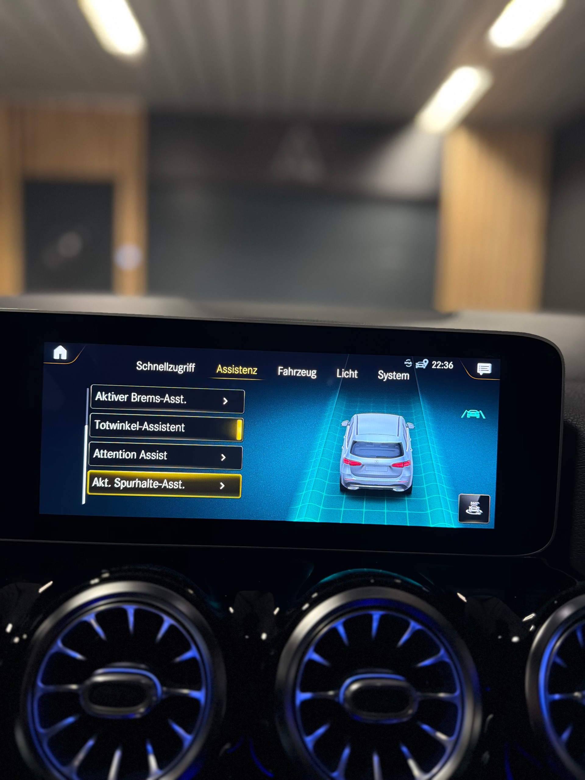 MERCEDES-BENZ B 200 AMG Line 7G-DCT-image-23