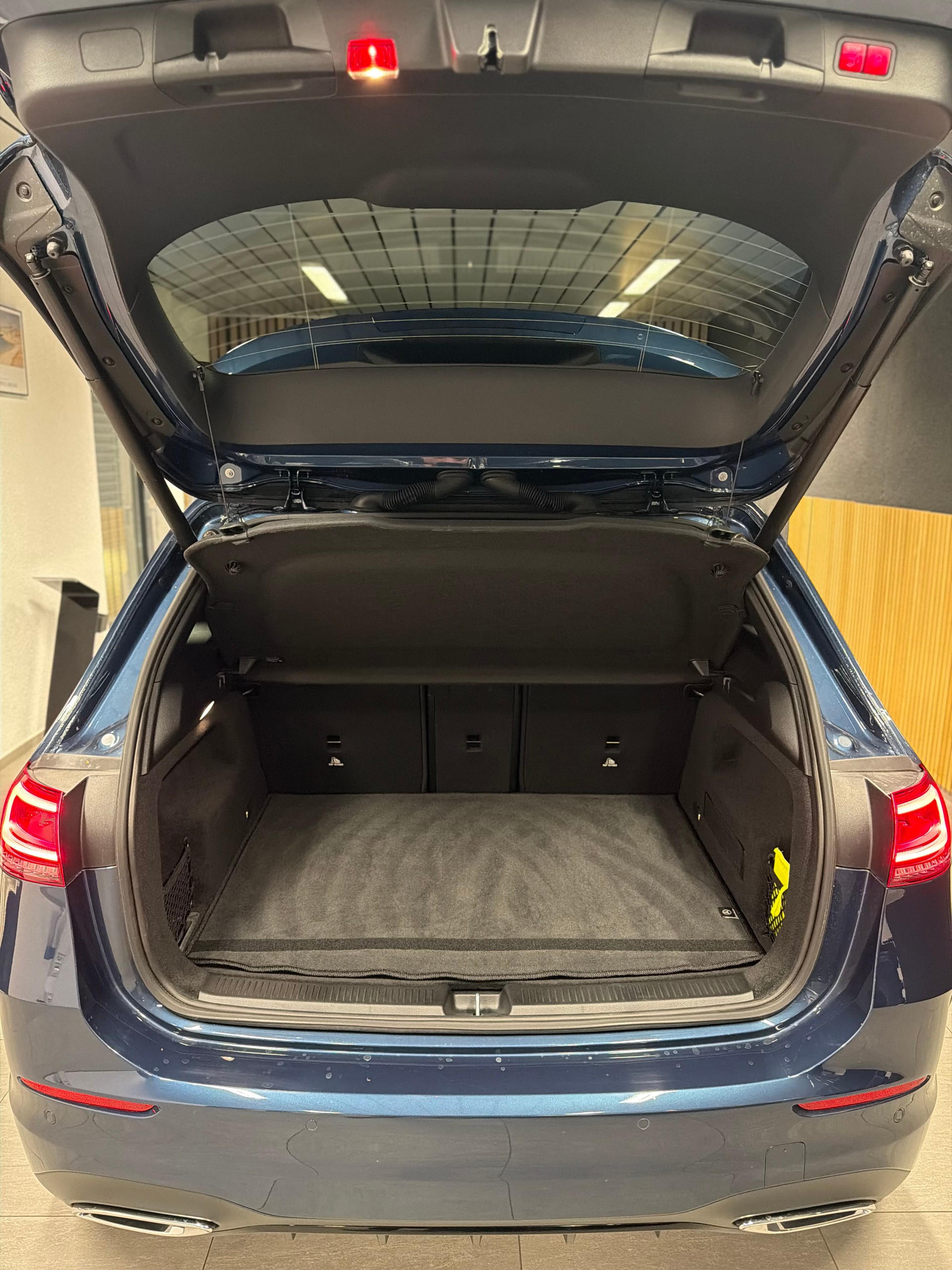 MERCEDES-BENZ B 200 AMG Line 7G-DCT-image-5