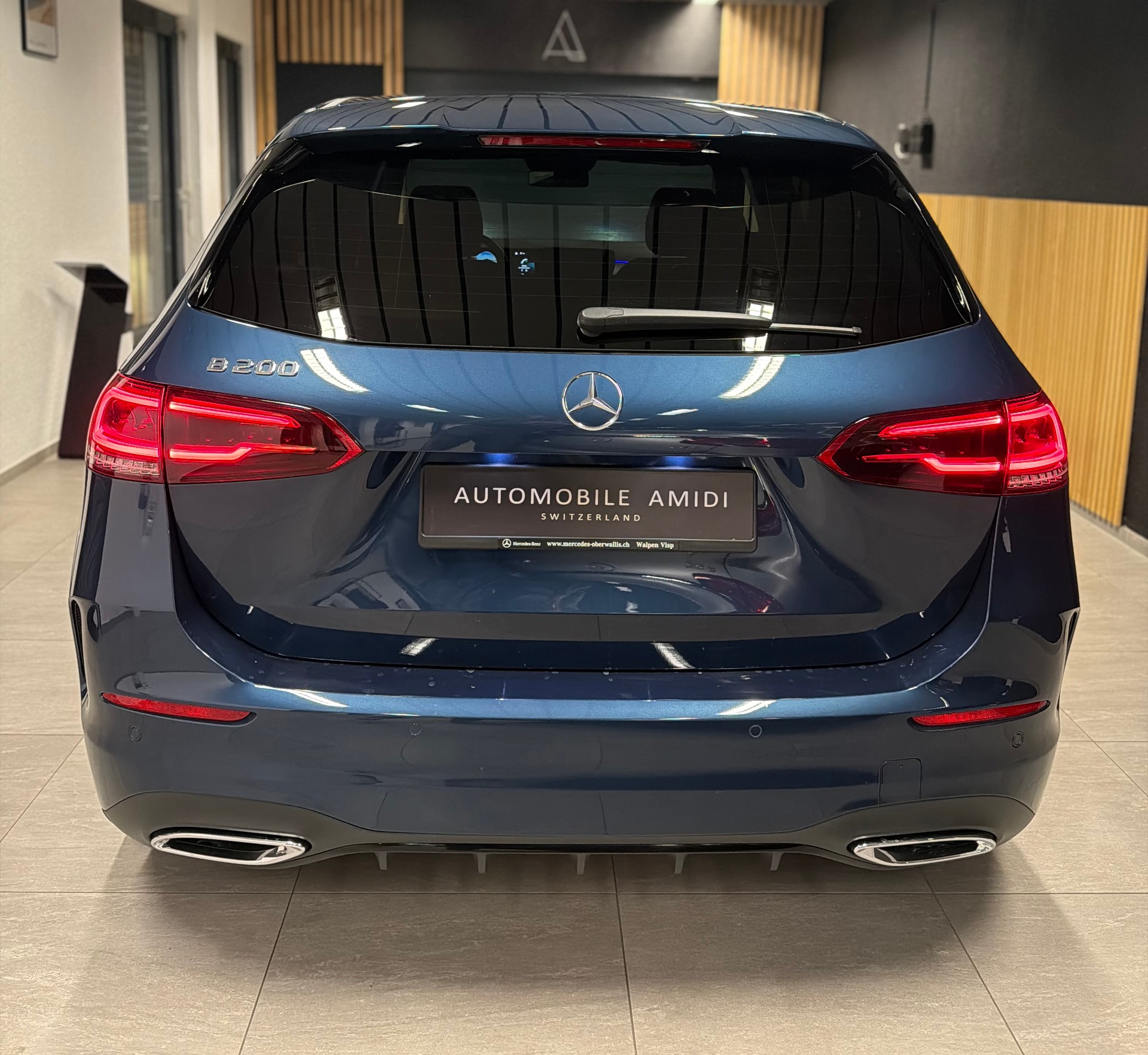 MERCEDES-BENZ B 200 AMG Line 7G-DCT-image-3