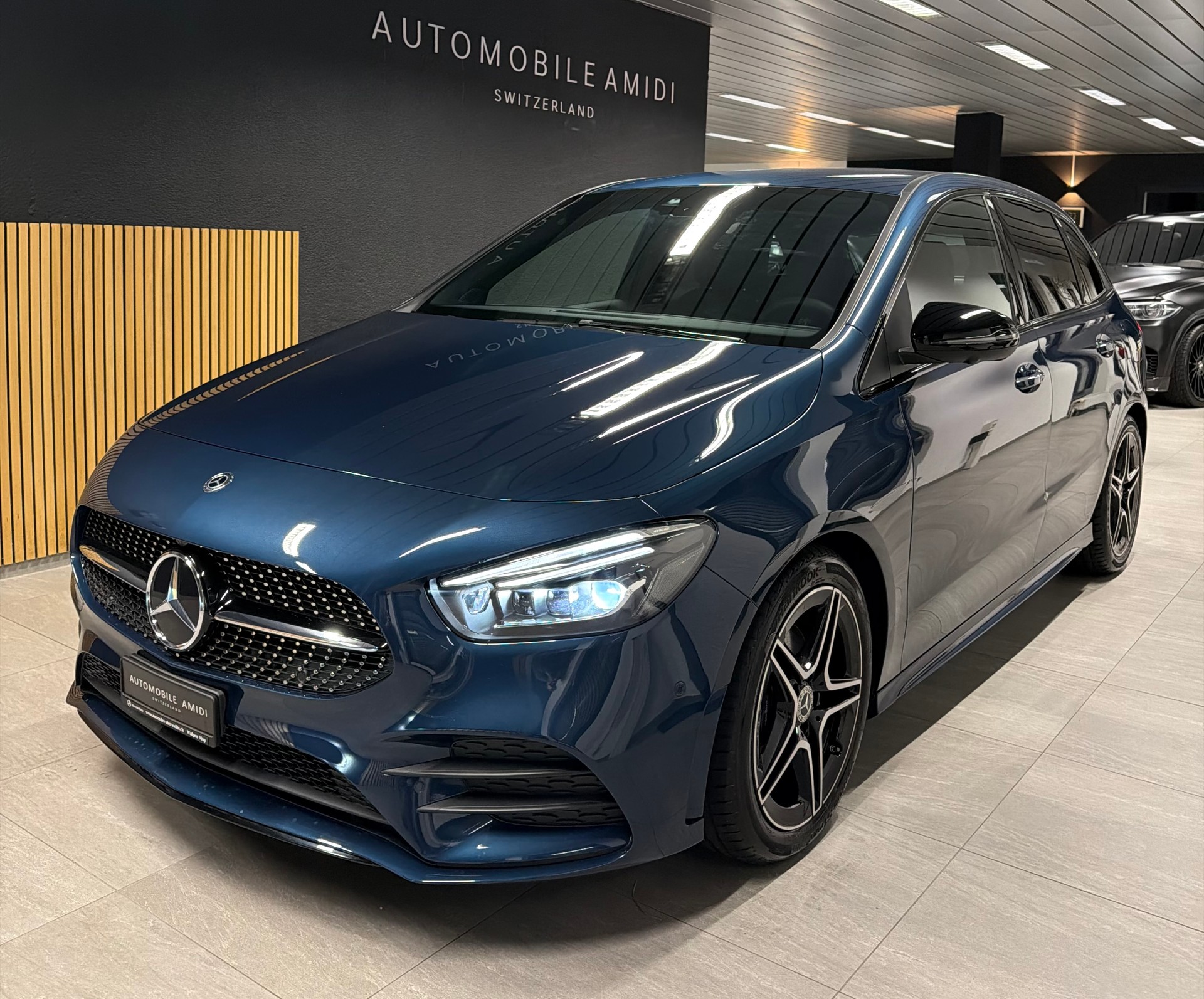 MERCEDES-BENZ B 200 AMG Line 7G-DCT-image-0