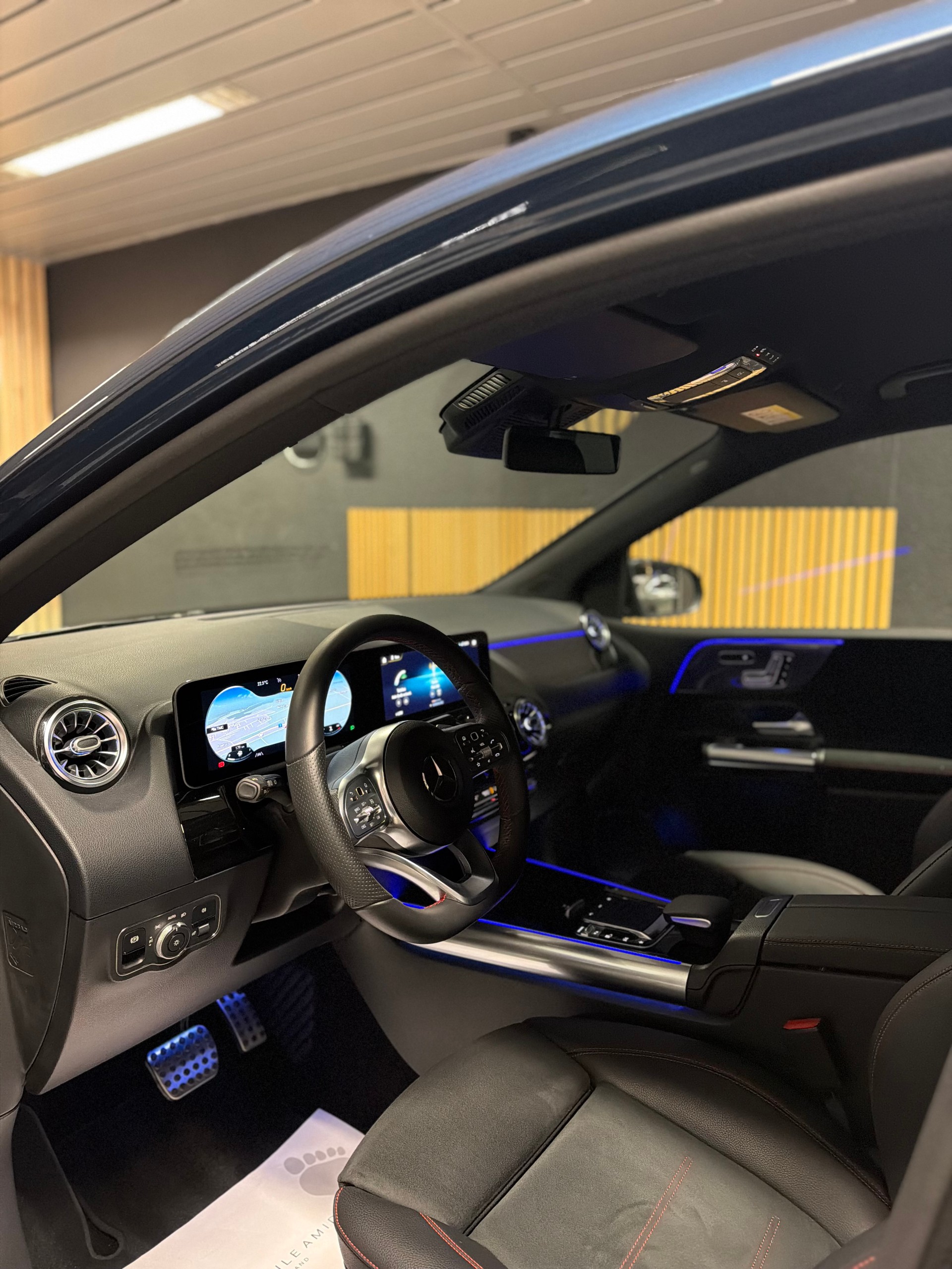 MERCEDES-BENZ B 200 AMG Line 7G-DCT-image-7