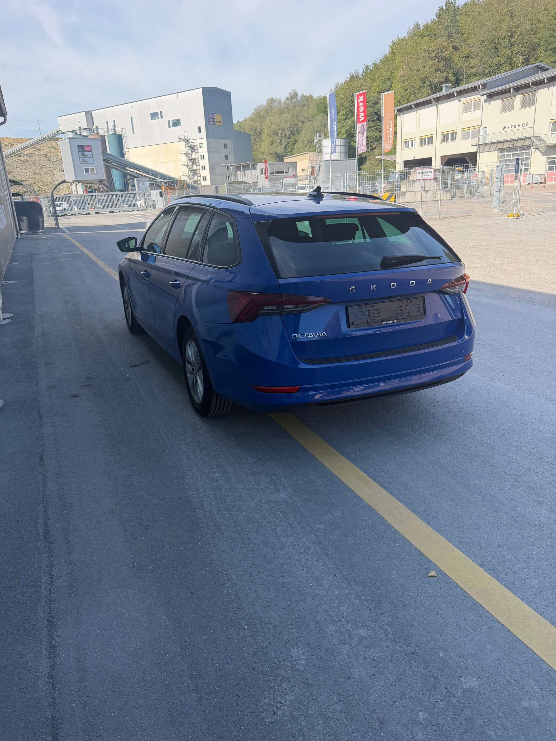 SKODA Octavia Combi 2.0 TDI DSG Style-image-4