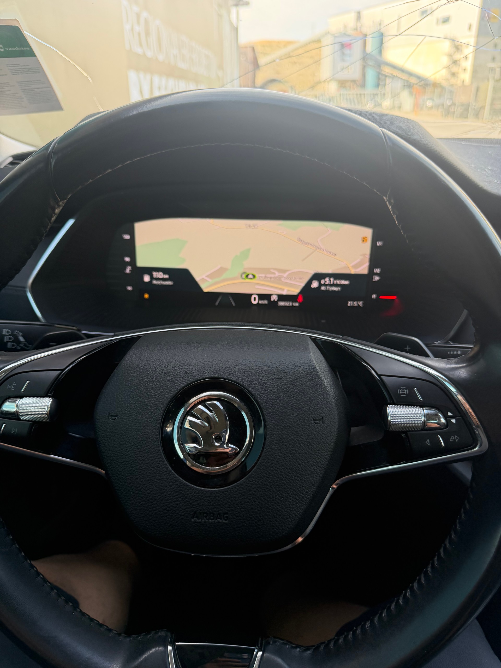 SKODA Octavia Combi 2.0 TDI DSG Style-image-8