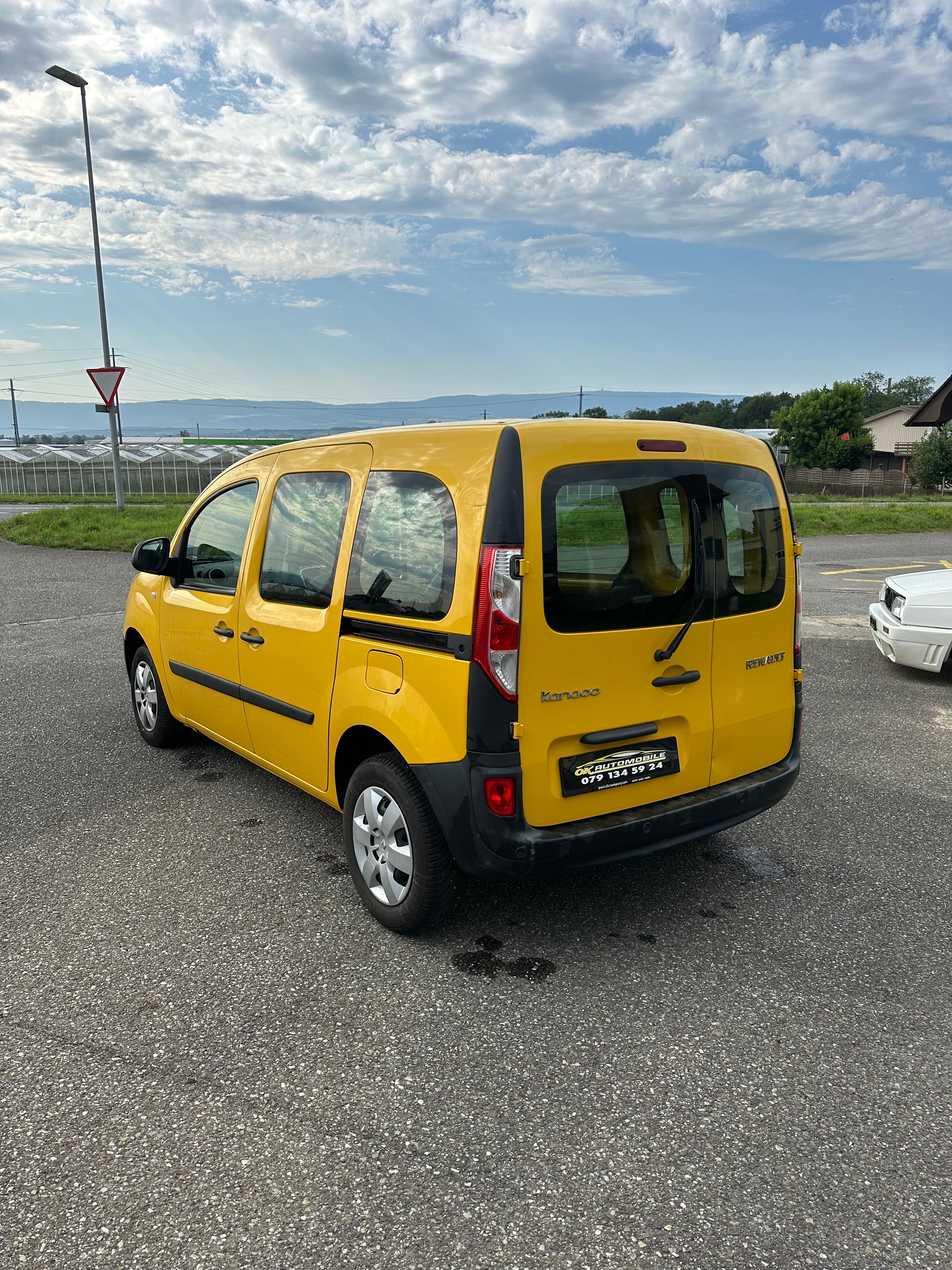RENAULT Kangoo Medium TCe 115 Business A-image-3