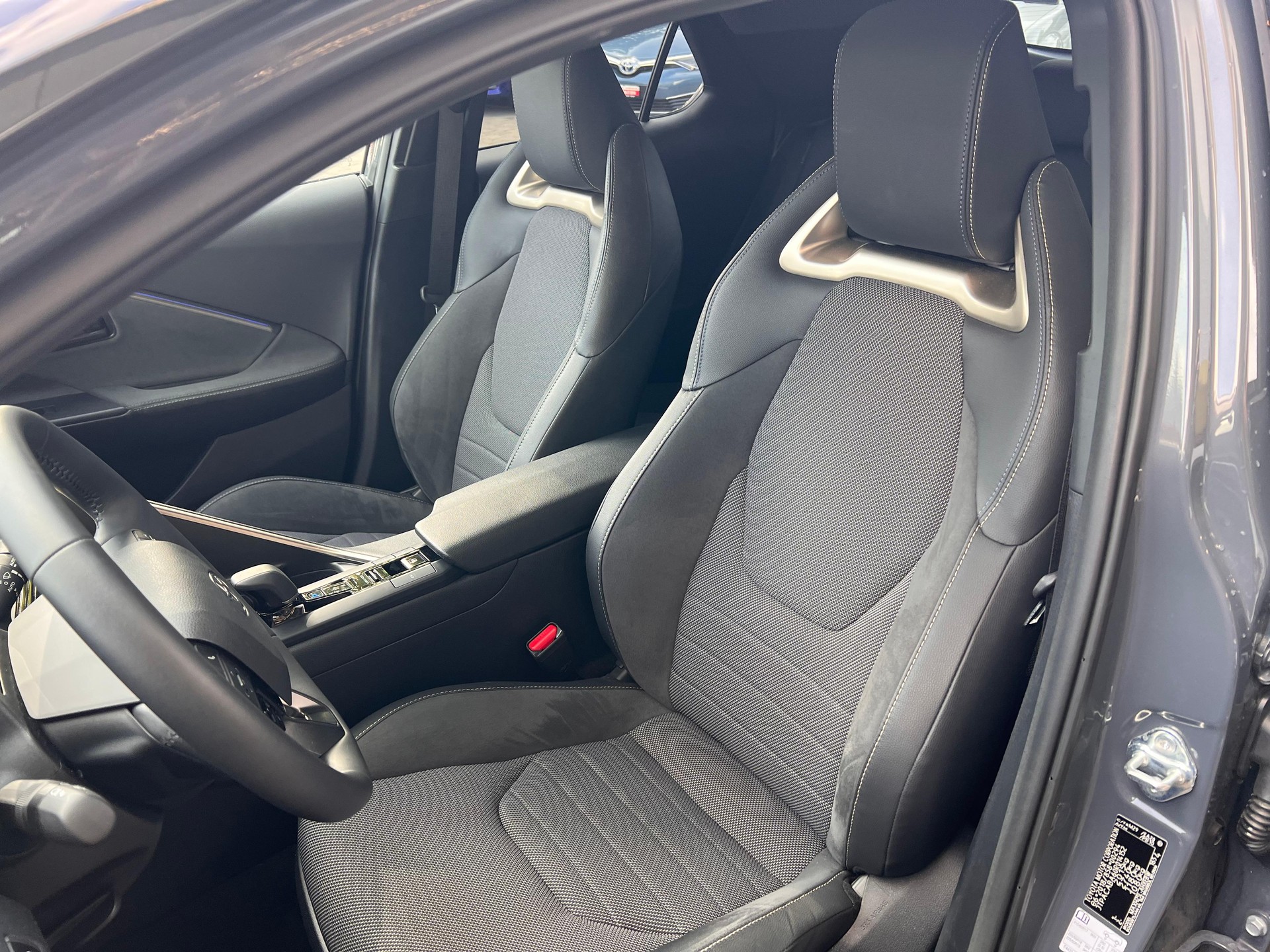 TOYOTA C-HR 2.0 HEV Style 4x4-image-9