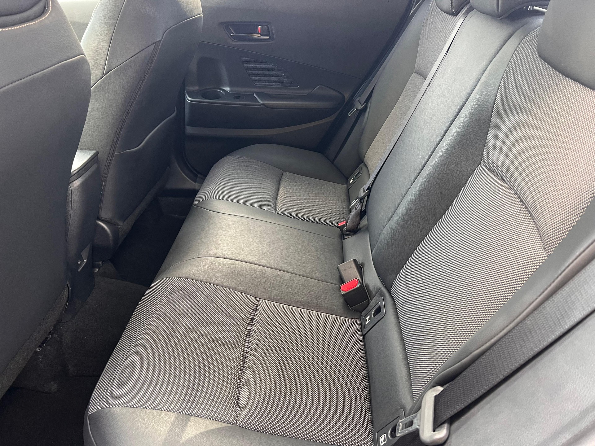 TOYOTA C-HR 2.0 HEV Style 4x4-image-10