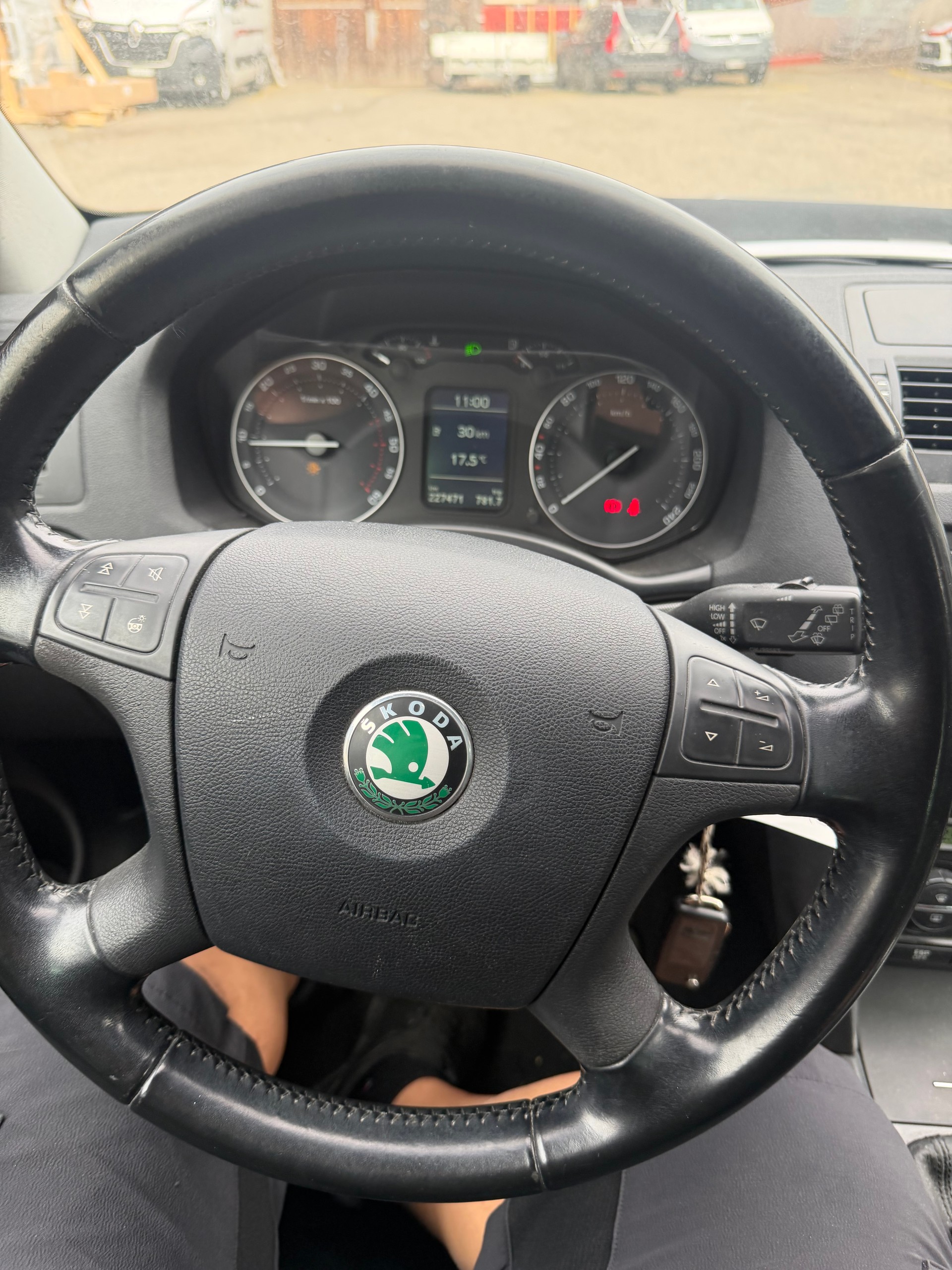 SKODA Octavia 2.0 TDI Laurin & Klement 4x4-image-9