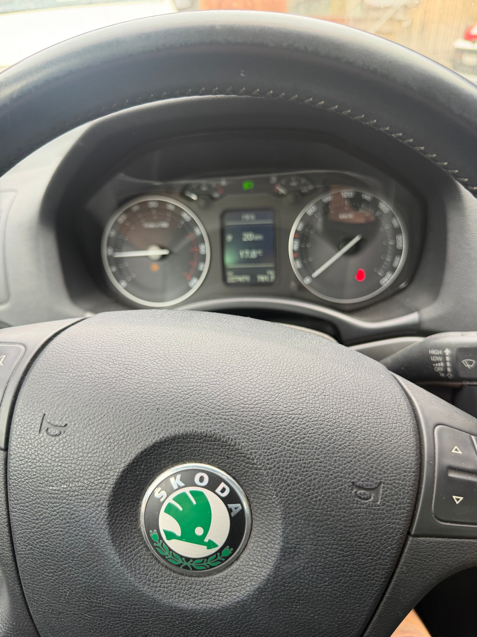SKODA Octavia 2.0 TDI Laurin & Klement 4x4-image-11