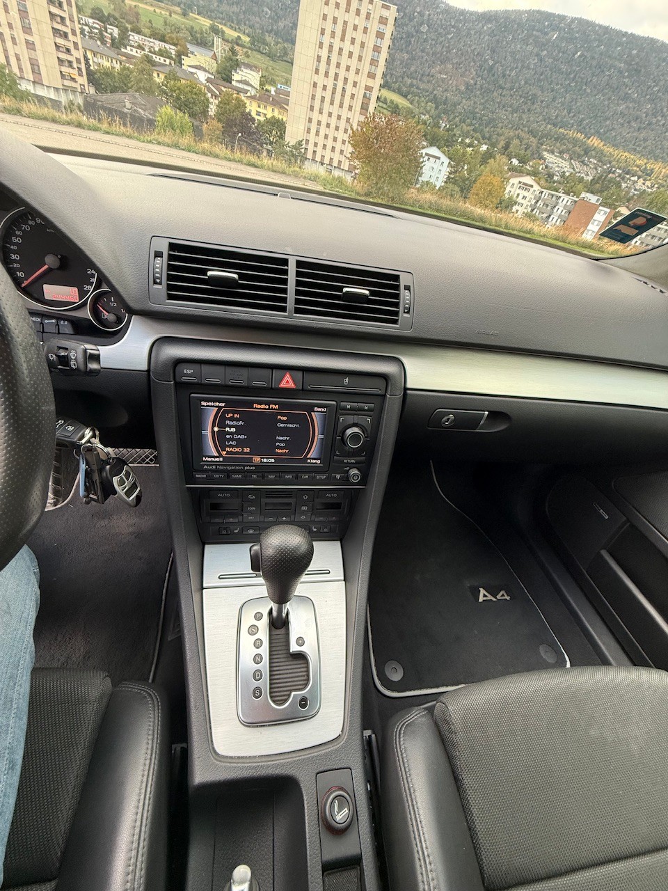 AUDI A4 Avant 2.0 S Line Fsi Turbo-image-13