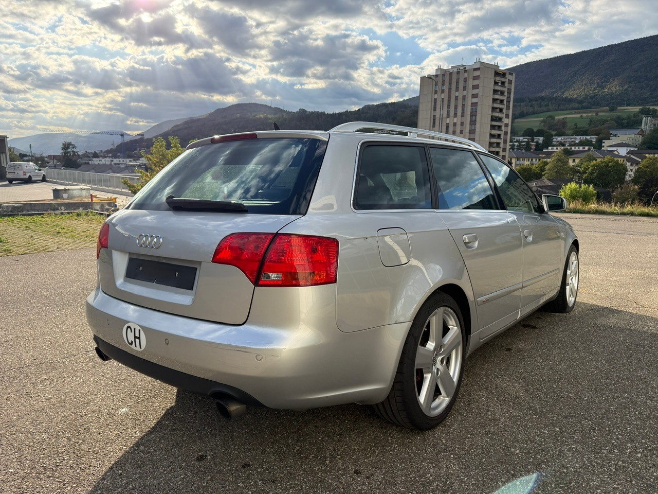 AUDI A4 Avant 2.0 S Line Fsi Turbo-image-6