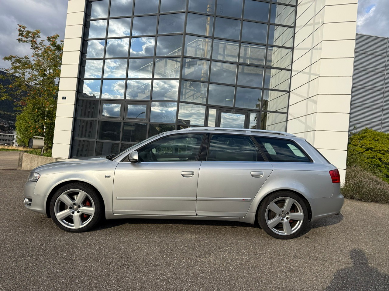 AUDI A4 Avant 2.0 S Line Fsi Turbo-image-3