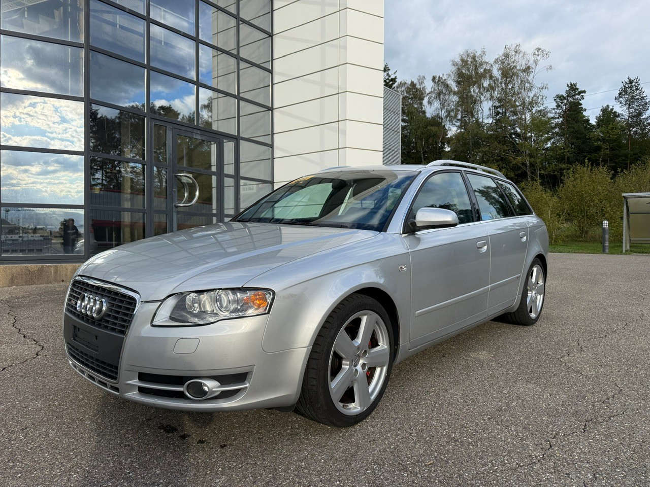 AUDI A4 Avant 2.0 S Line Fsi Turbo-image-2