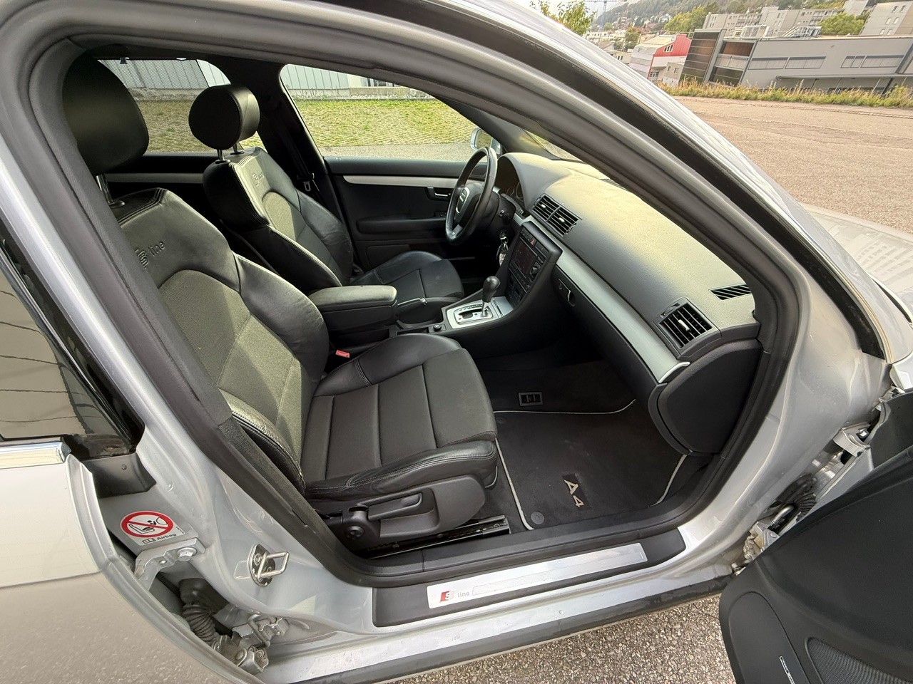 AUDI A4 Avant 2.0 S Line Fsi Turbo-image-10