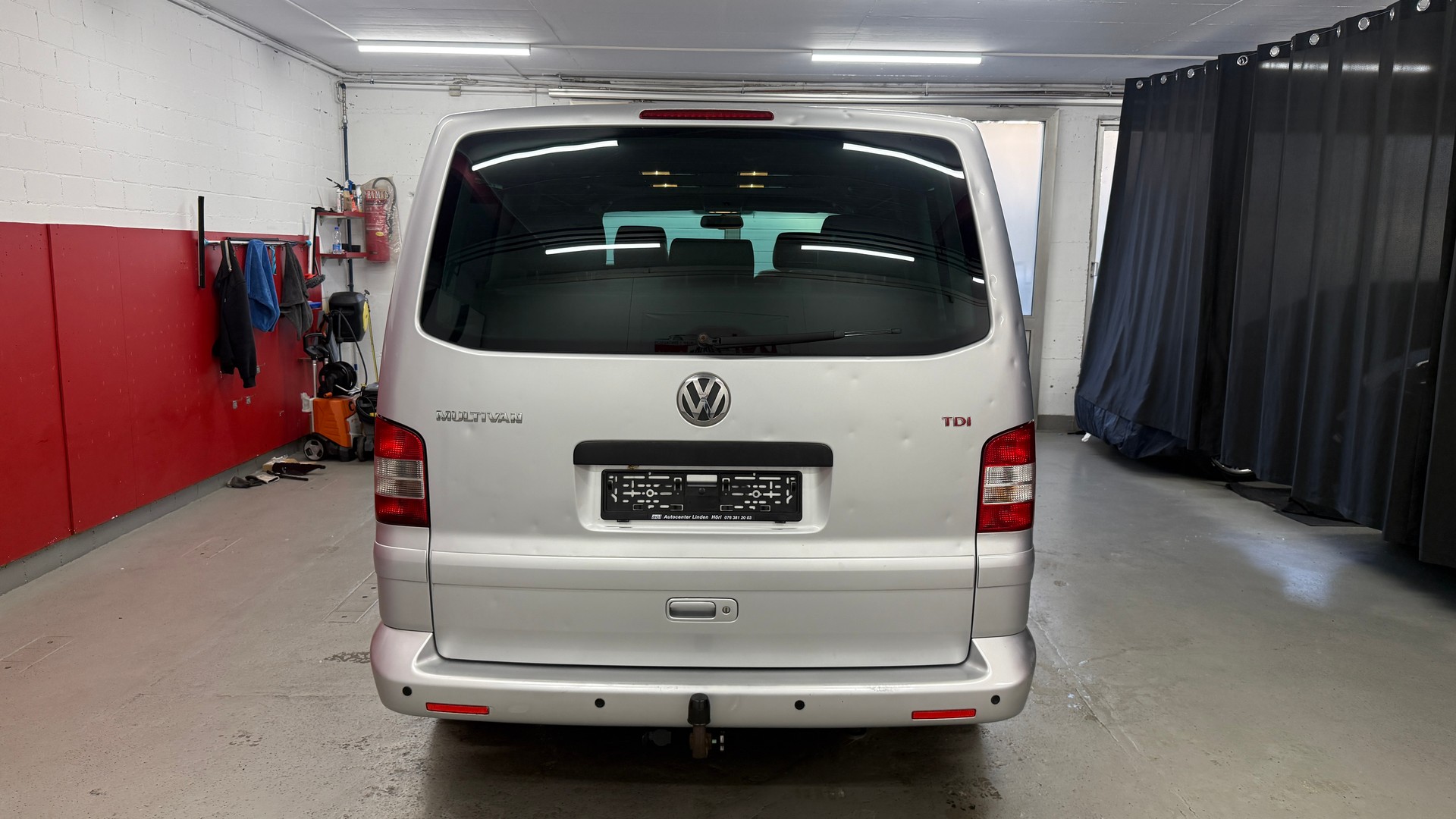 VW T5 Multivan Highline 2.5 TDI, 7 Plätze frisch ab MFK und Service mit Hagelschaden, 8 fach berädert, Servicegepflegt**-image-5